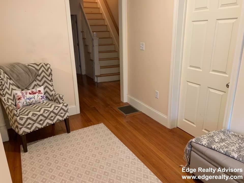 3 bed, 1 bath apartment for rent at 84 Brooks St Unit 1, Brighton — photo 4 of 7