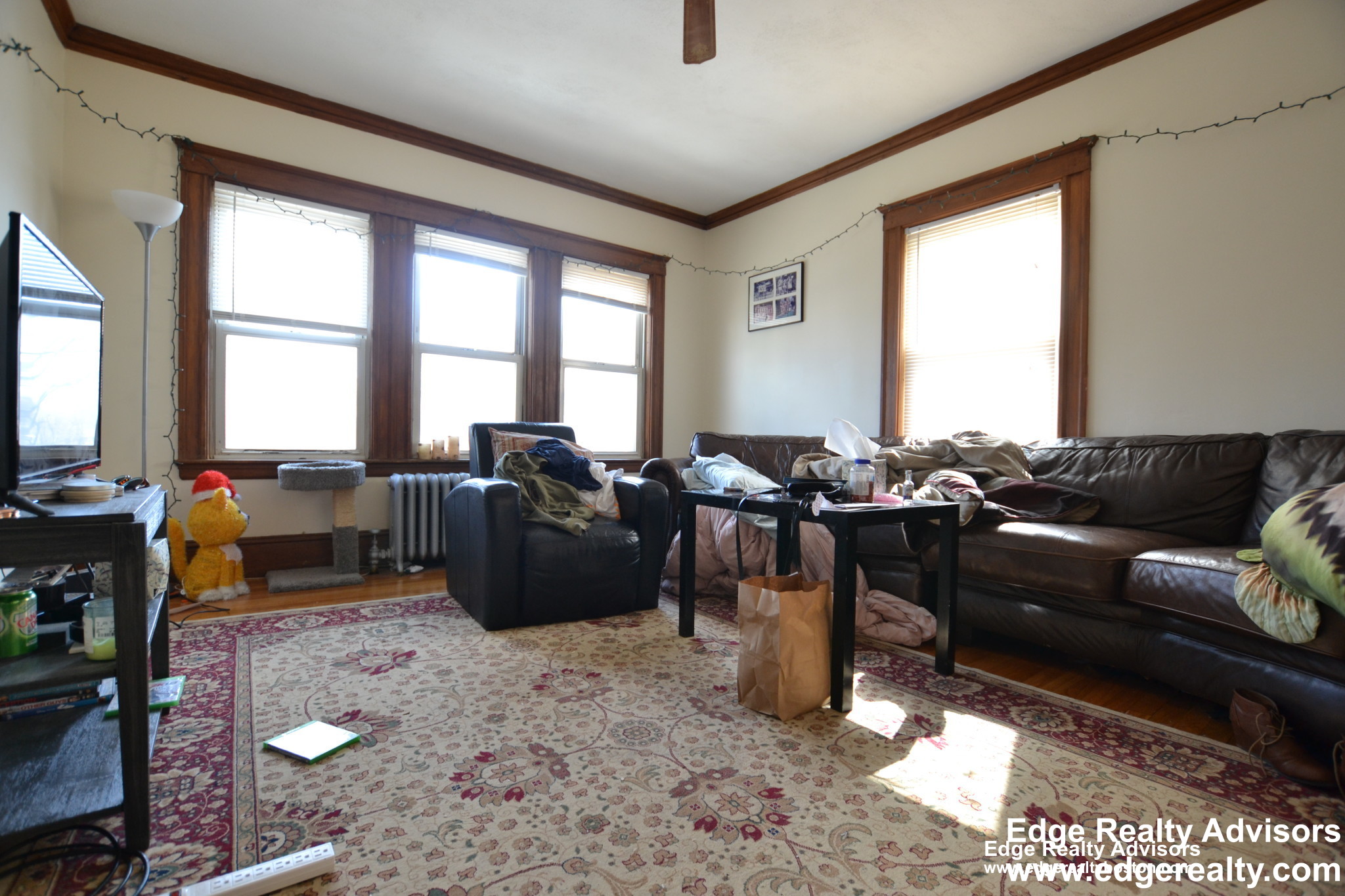 3 bed, 1 bath apartment for rent at 30 Falkland St, Brighton — photo 3 of 9