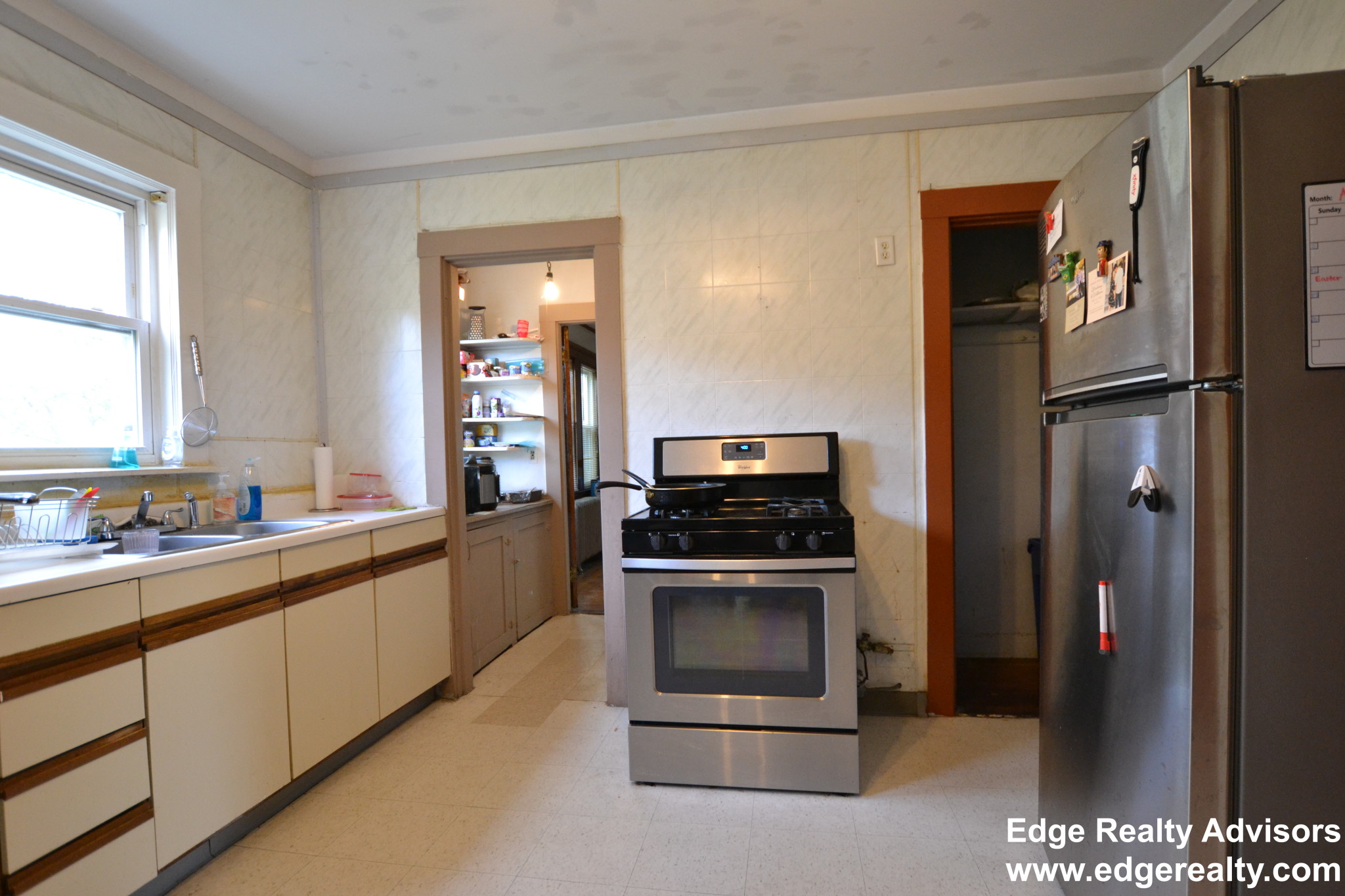3 bed, 1 bath apartment for rent at 41 Claymoss Rd Unit 1, Brighton — photo 2 of 11