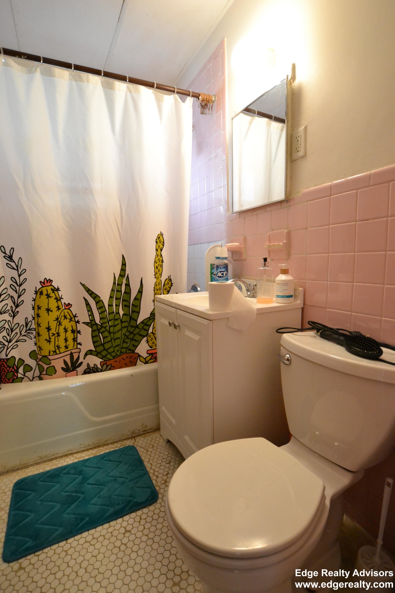 3 bed, 1 bath apartment for rent at 41 Claymoss Rd Unit 1, Brighton — photo 4 of 11