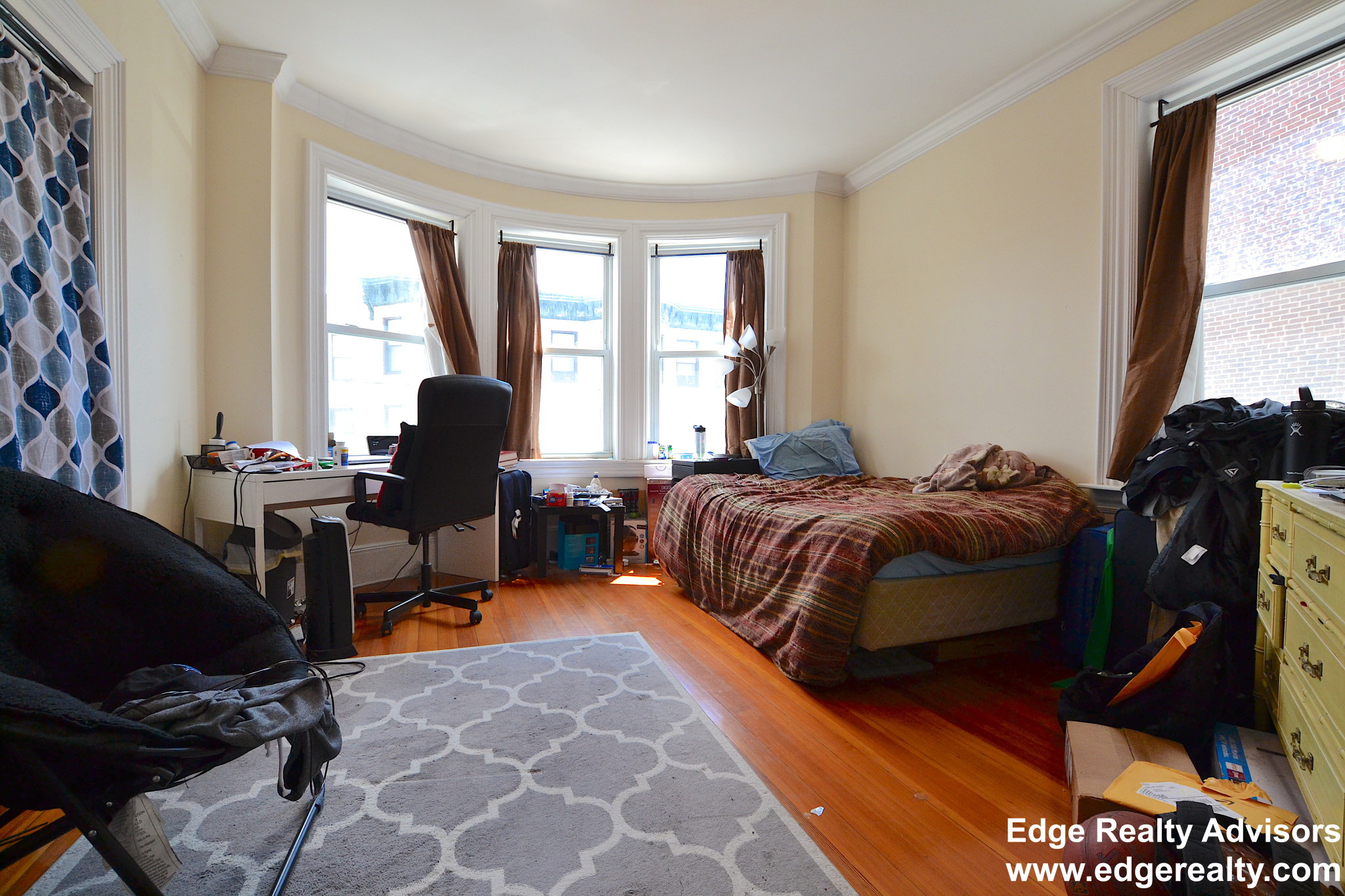 4 bed, 2 bath apartment for rent at 12 Sutherland Rd Unit 2, Brighton — photo 8 of 12