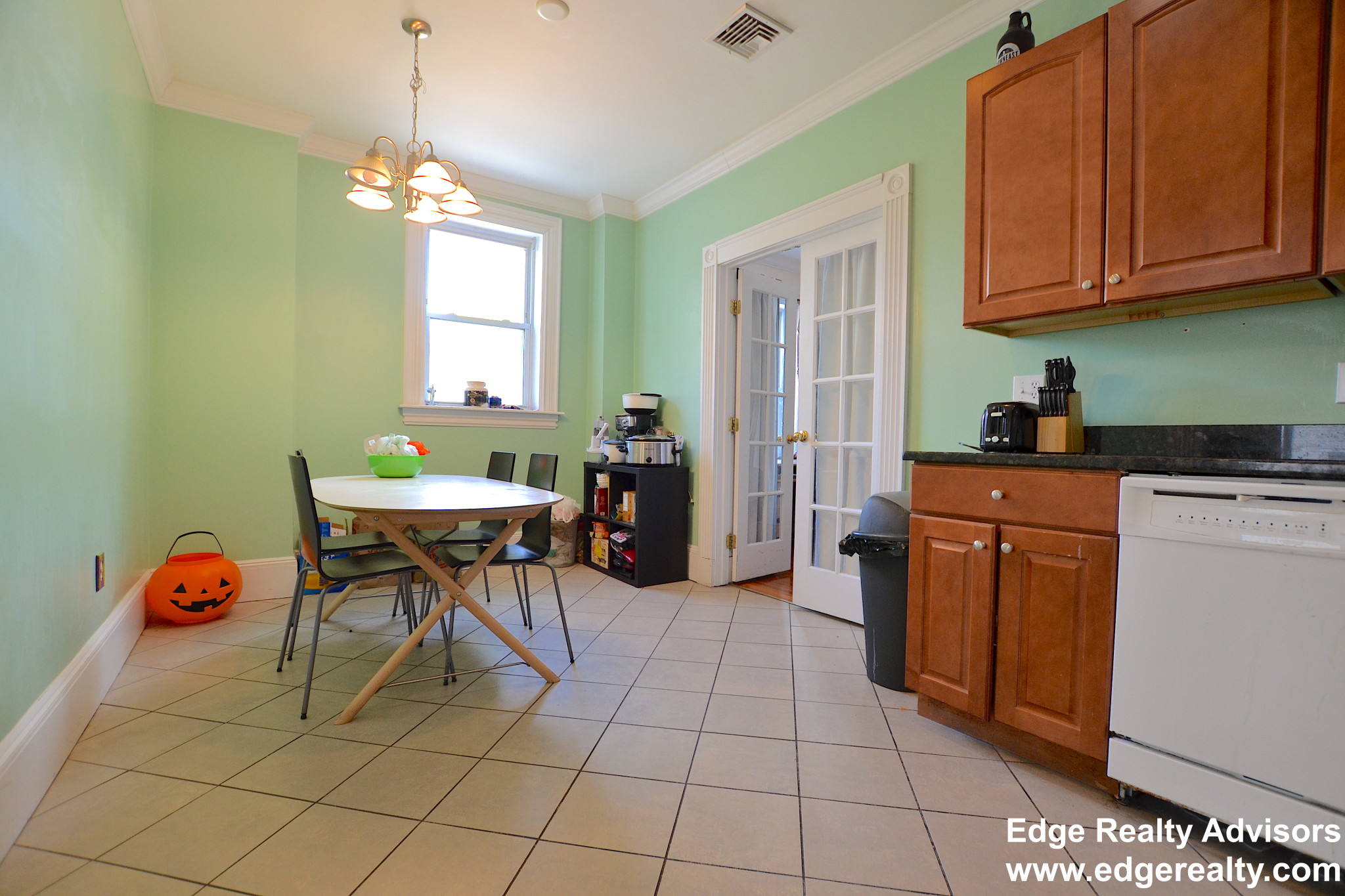 4 bed, 2 bath apartment for rent at 12 Sutherland Rd Unit 2, Brighton