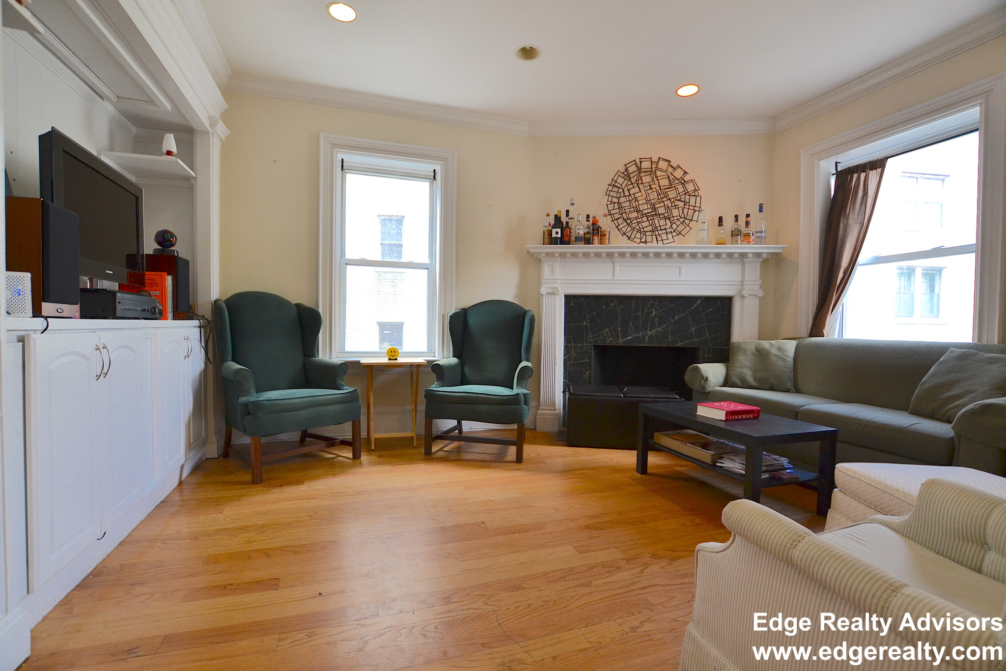 4 bed, 2 bath apartment for rent at 12 Sutherland Rd Unit 2, Brighton — photo 4 of 12