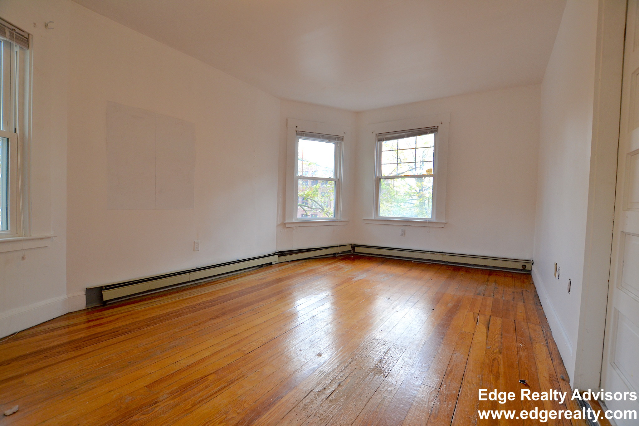 857 Washington St, Brookline Hills