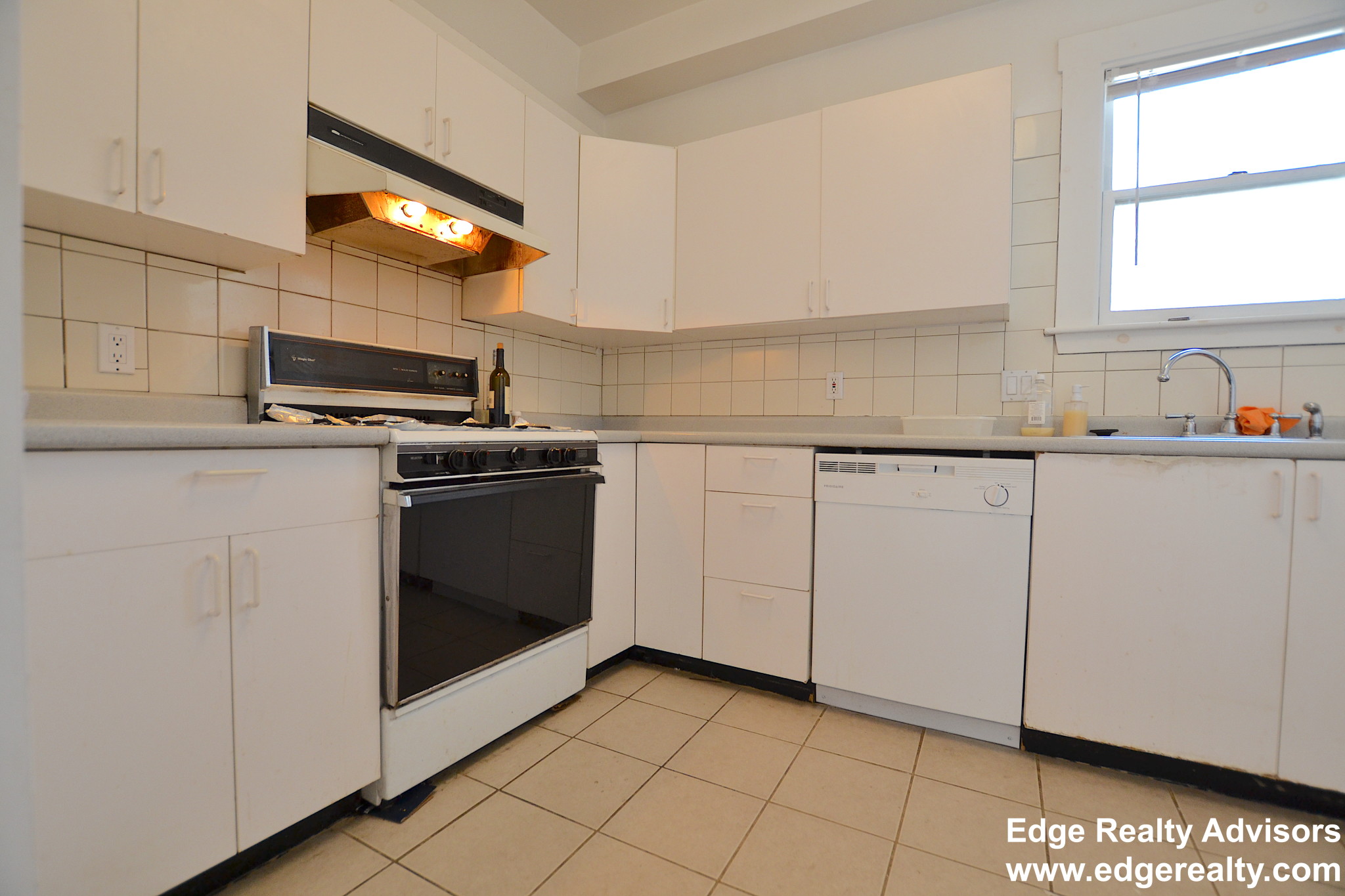 857 Washington St, Brookline Hills