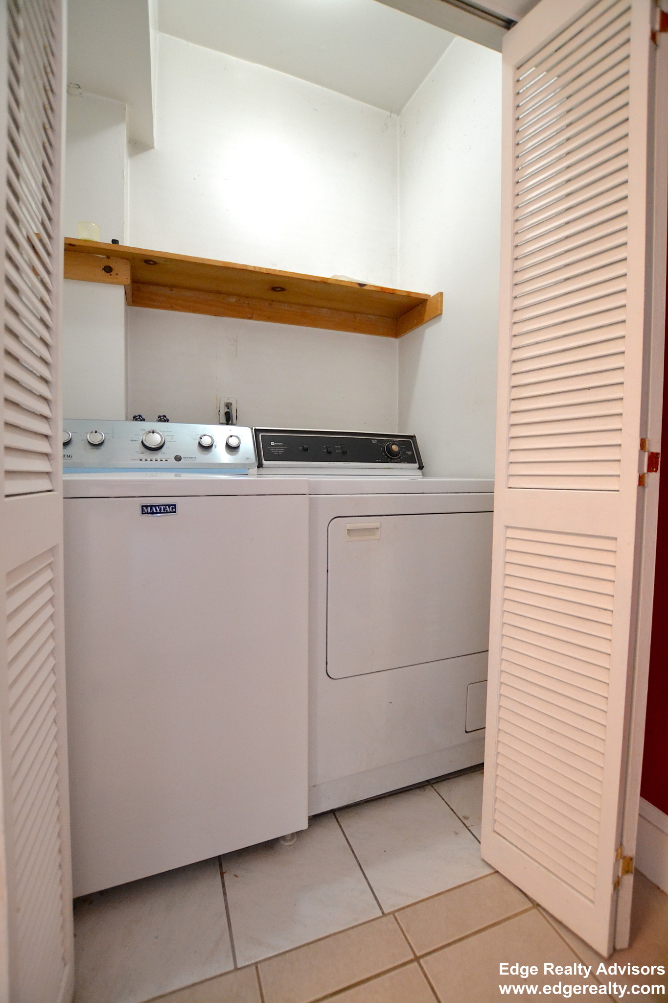 857 Washington St, Brookline Hills