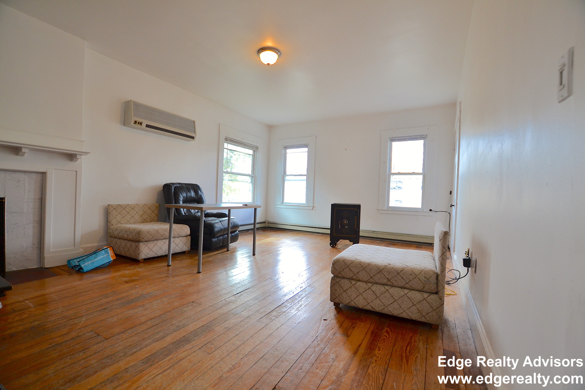 857 Washington St, Brookline Hills