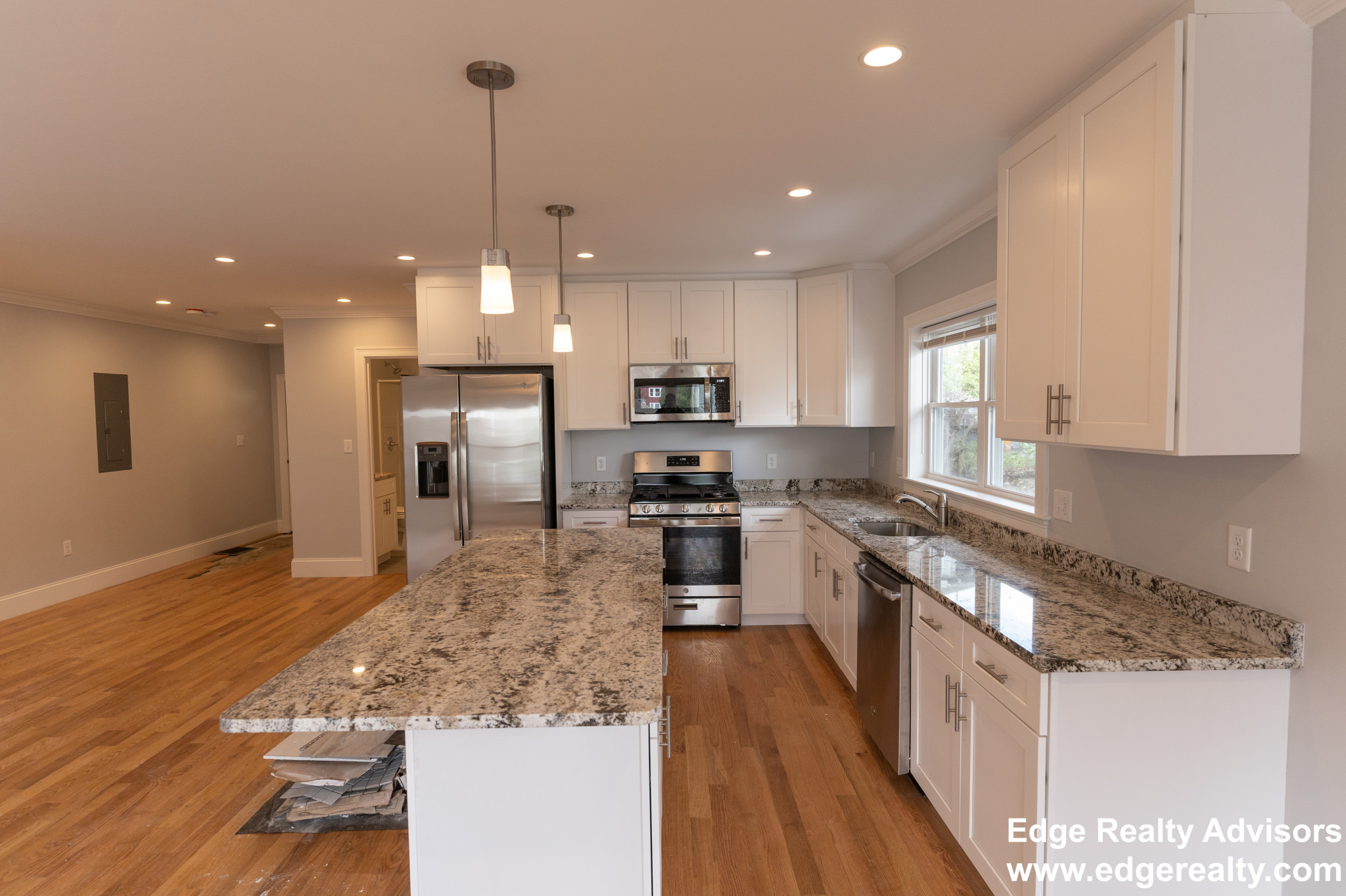 5 bed, 3 bath apartment for rent at 28 Bothwell Rd Unit 2, Brighton — photo 2 of 12