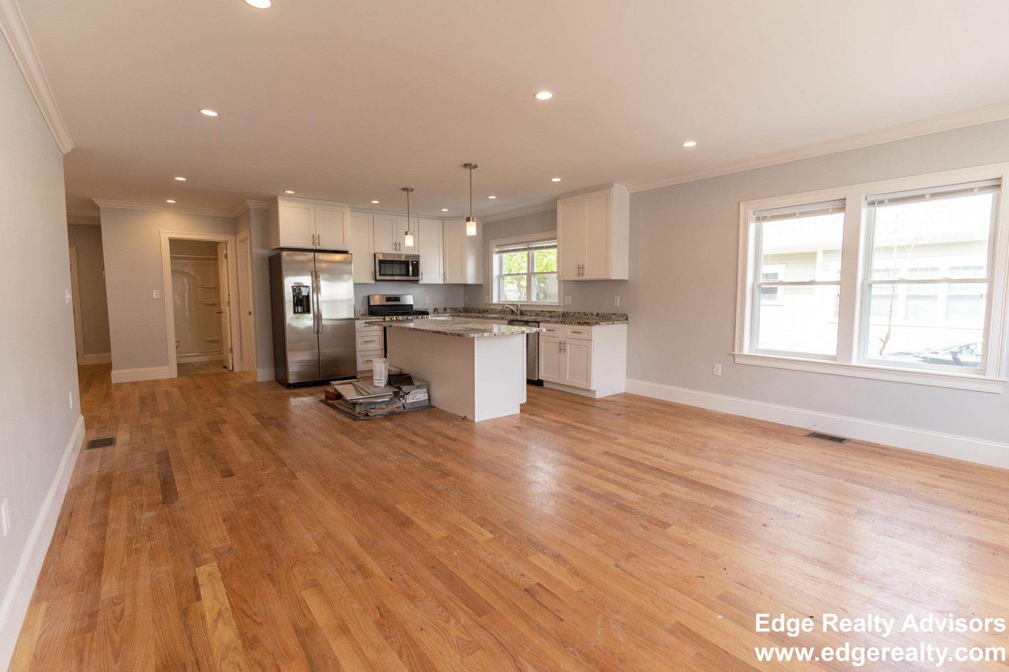 5 bed, 3 bath apartment for rent at 28 Bothwell Rd Unit 2, Brighton — photo 3 of 12