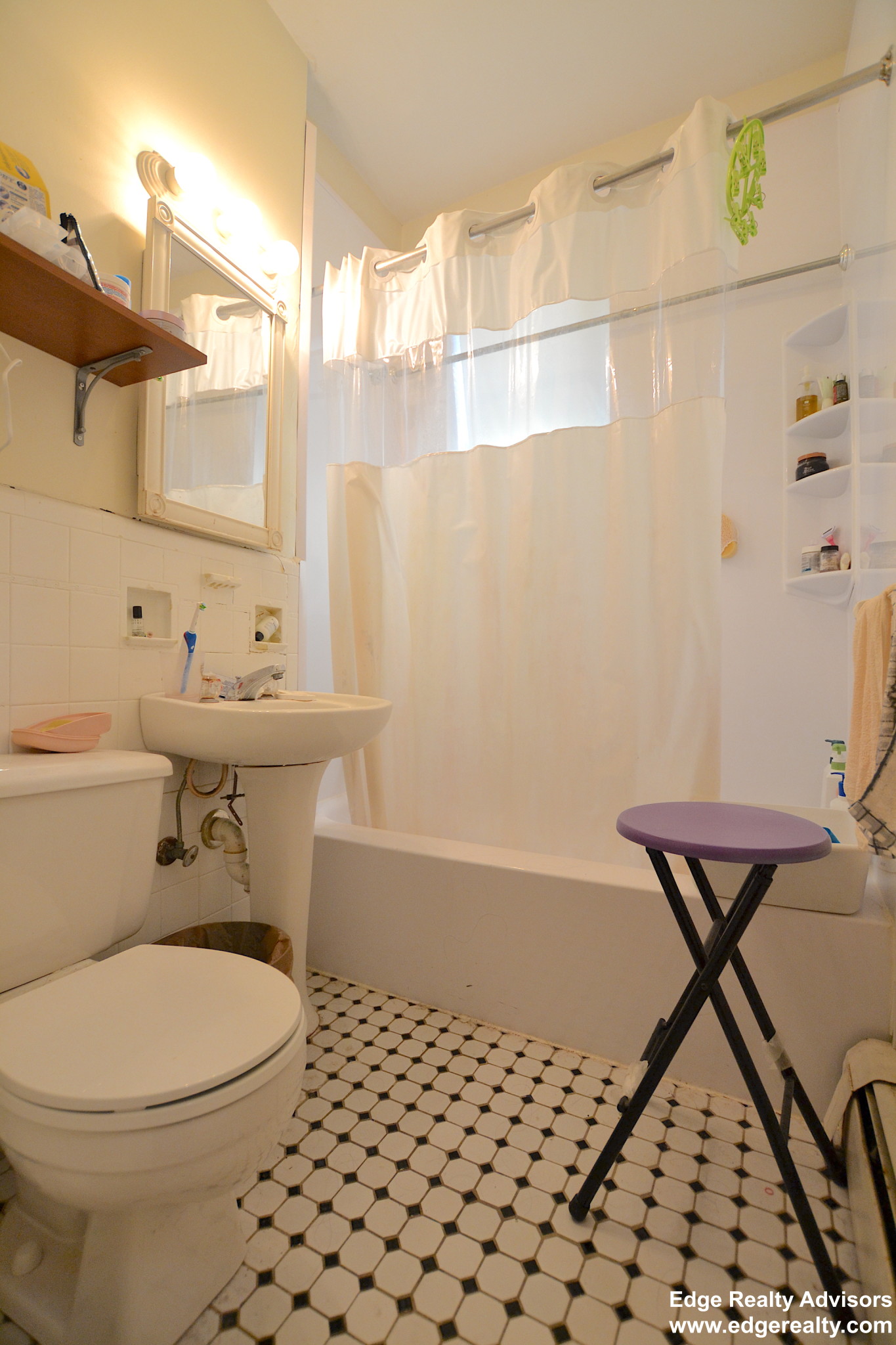 Studio bed, 1 bath apartment for rent at 216 Chestnut Hill Ave Unit 4, Brighton — photo 2 of 5