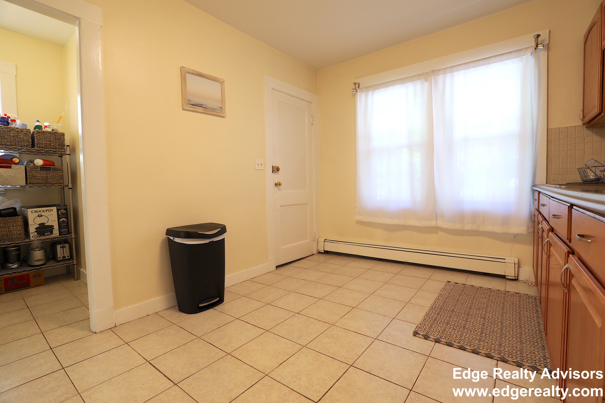 3 bed, 1 bath apartment for rent at 27 Claymoss Rd Unit 1, Brighton — photo 4 of 13