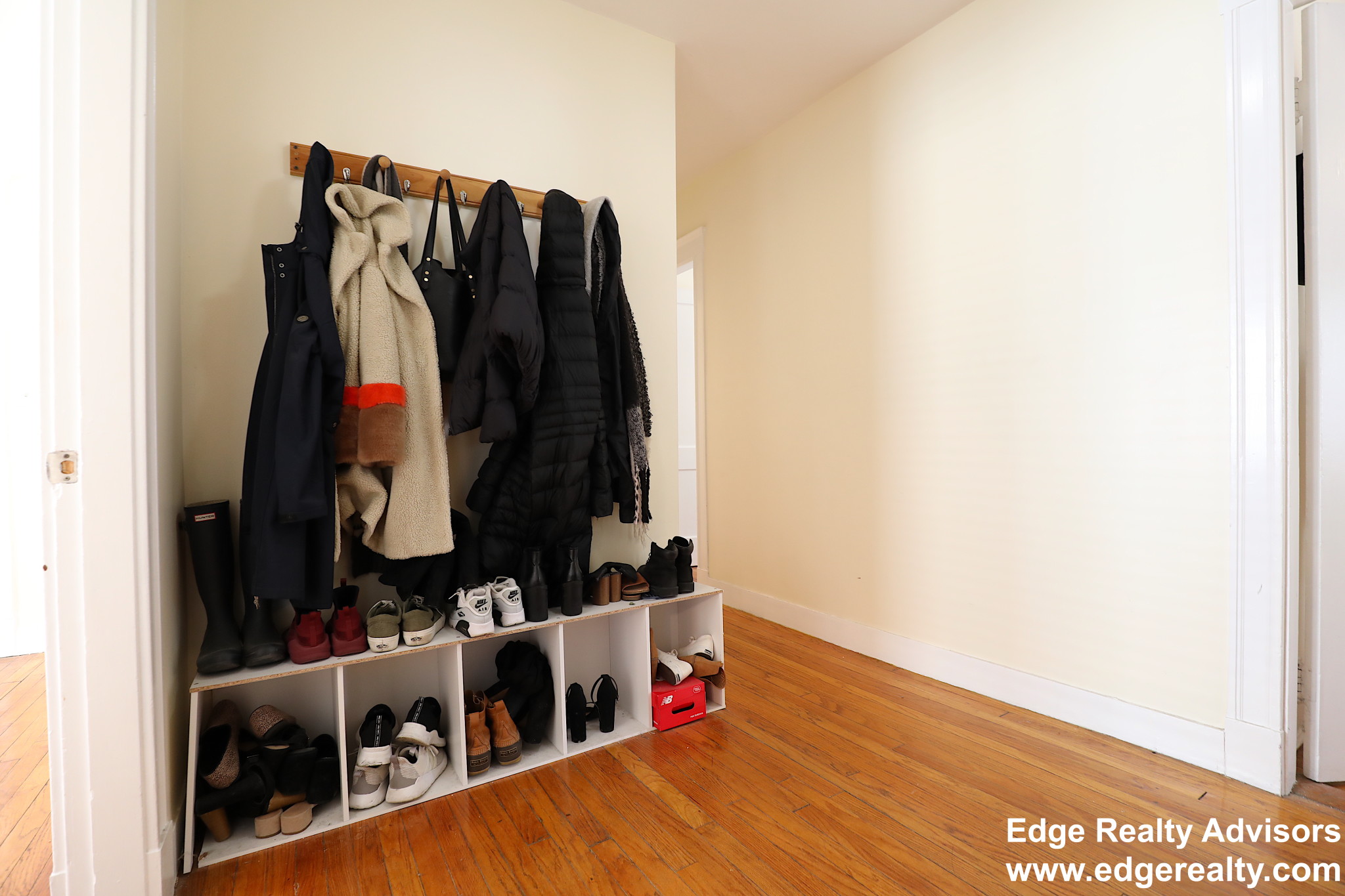 3 bed, 1 bath apartment for rent at 27 Claymoss Rd Unit 1, Brighton — photo 12 of 13