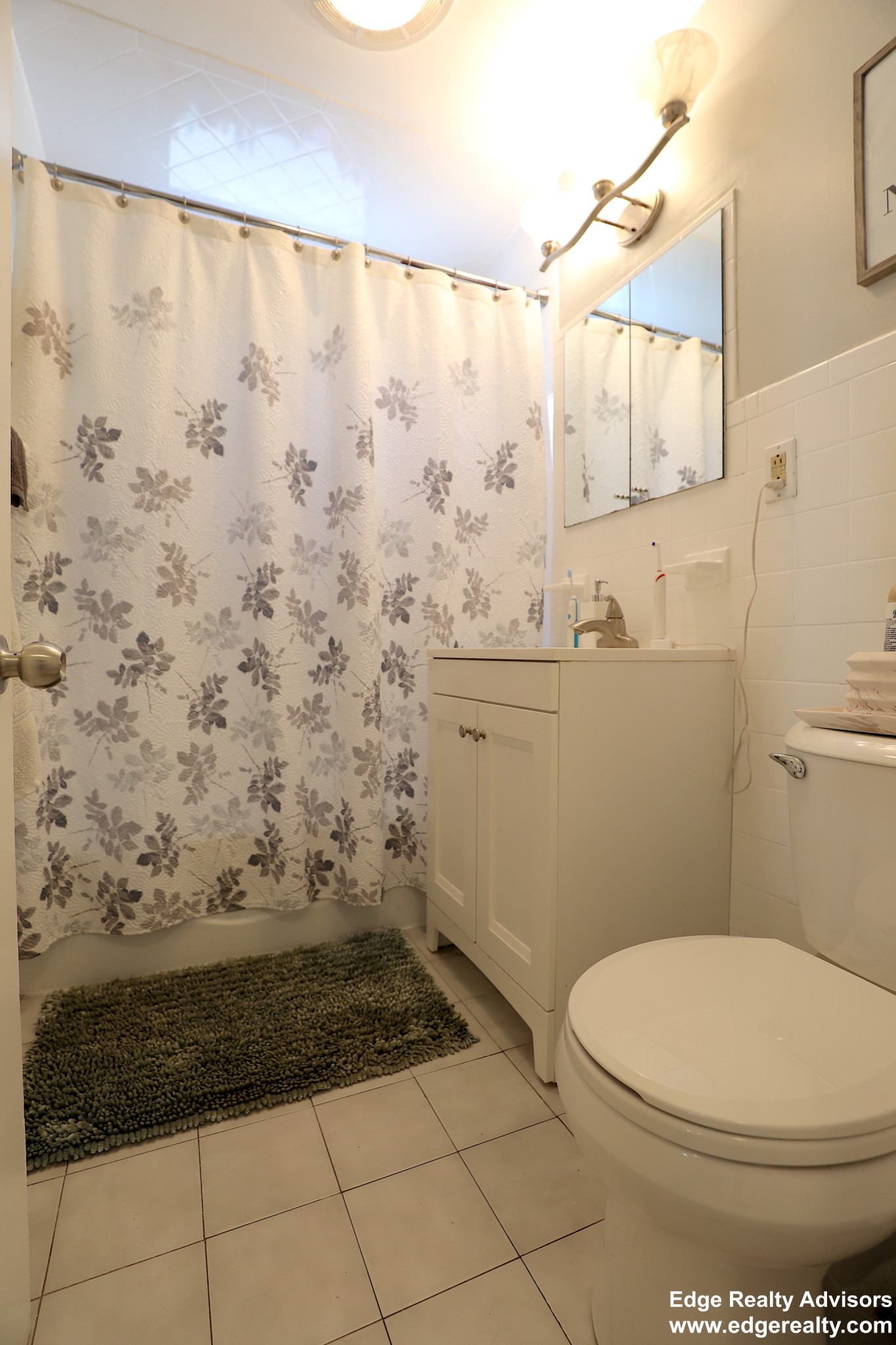 3 bed, 1 bath apartment for rent at 27 Claymoss Rd Unit 1, Brighton — photo 8 of 13