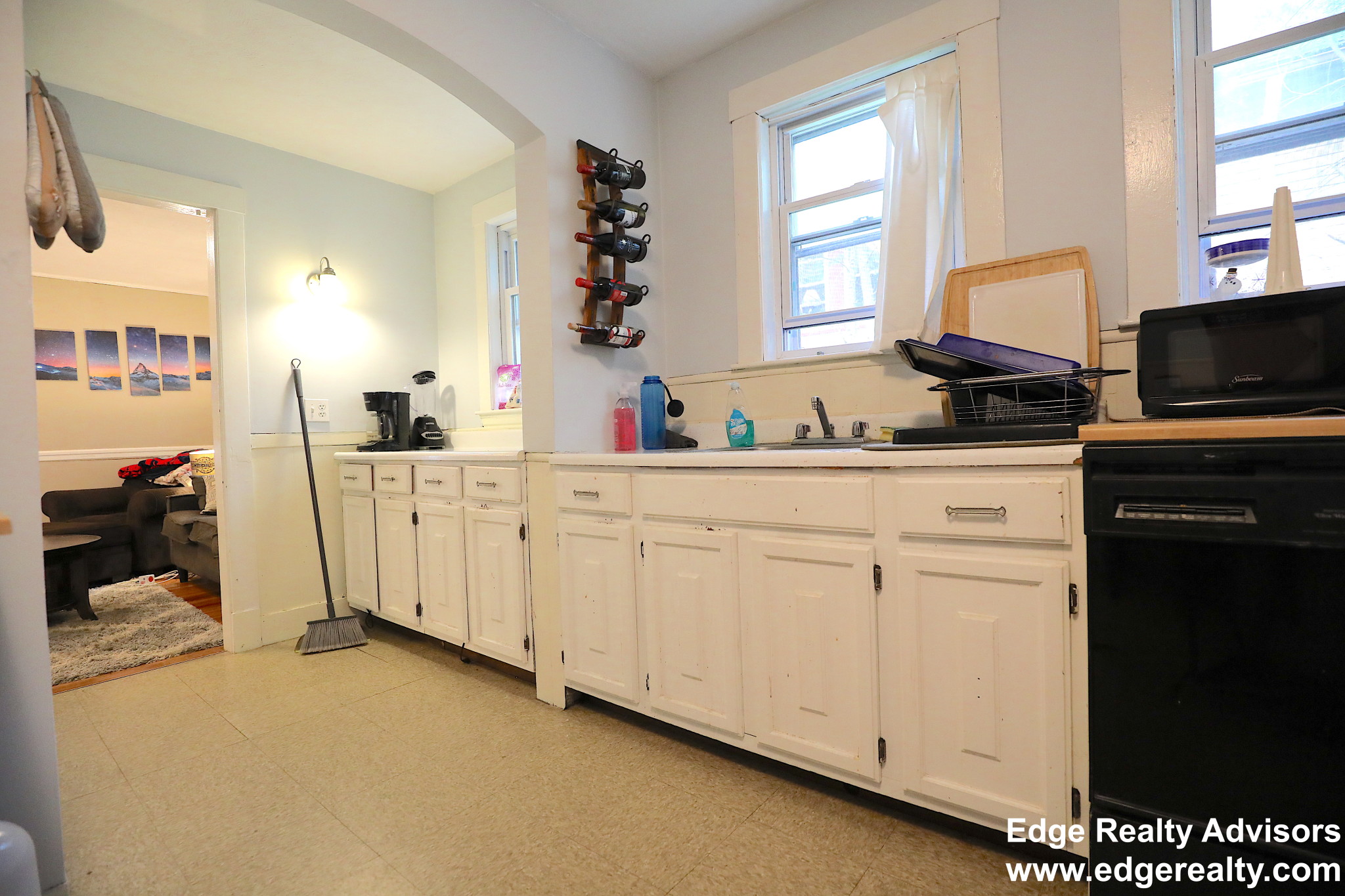 3 bed, 1 bath apartment for rent at 114 Nonantum St, Brighton — photo 3 of 11