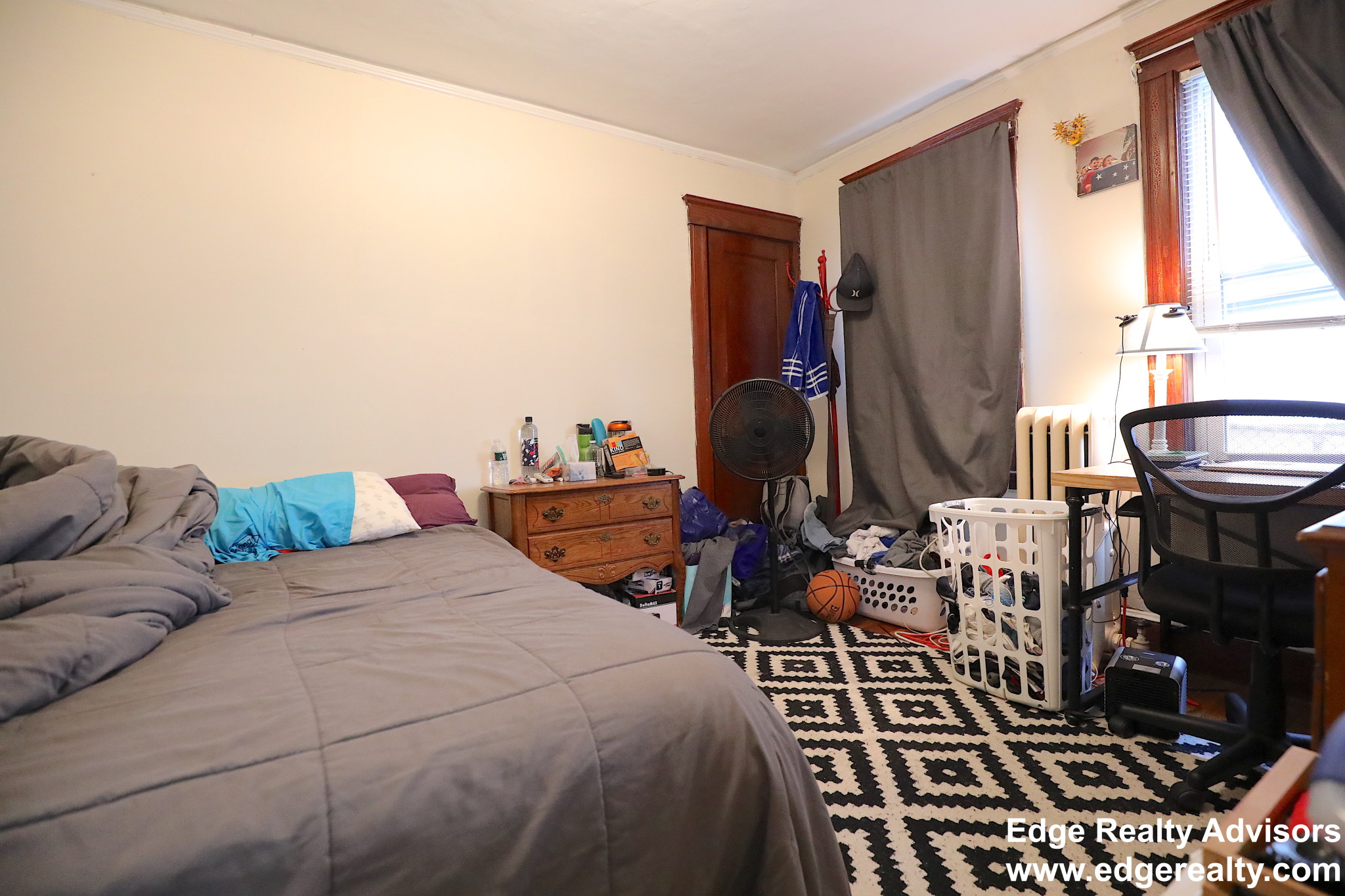 3 bed, 1 bath apartment for rent at 114 Nonantum St, Brighton — photo 7 of 11