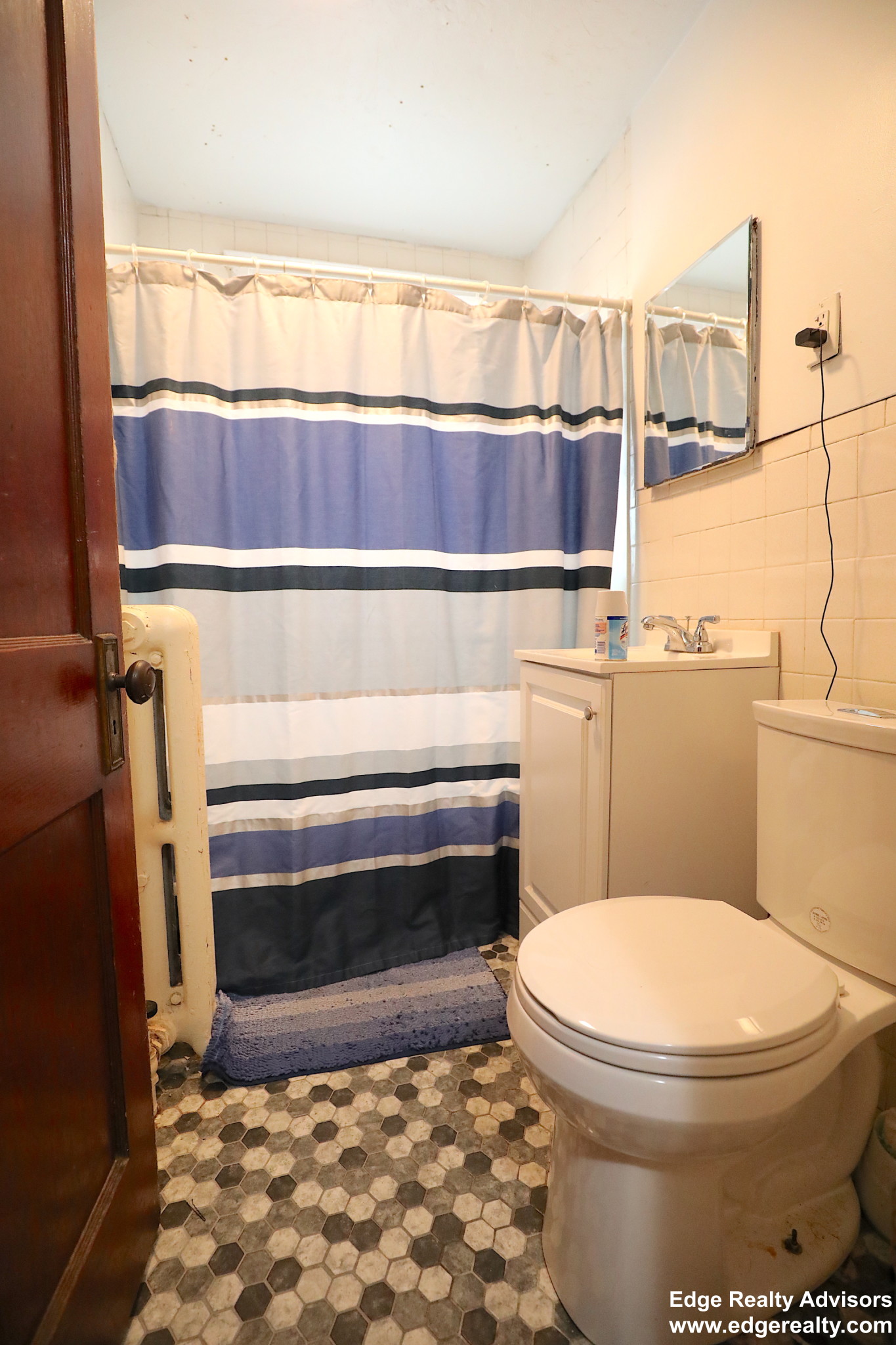 3 bed, 1 bath apartment for rent at 114 Nonantum St, Brighton — photo 9 of 11