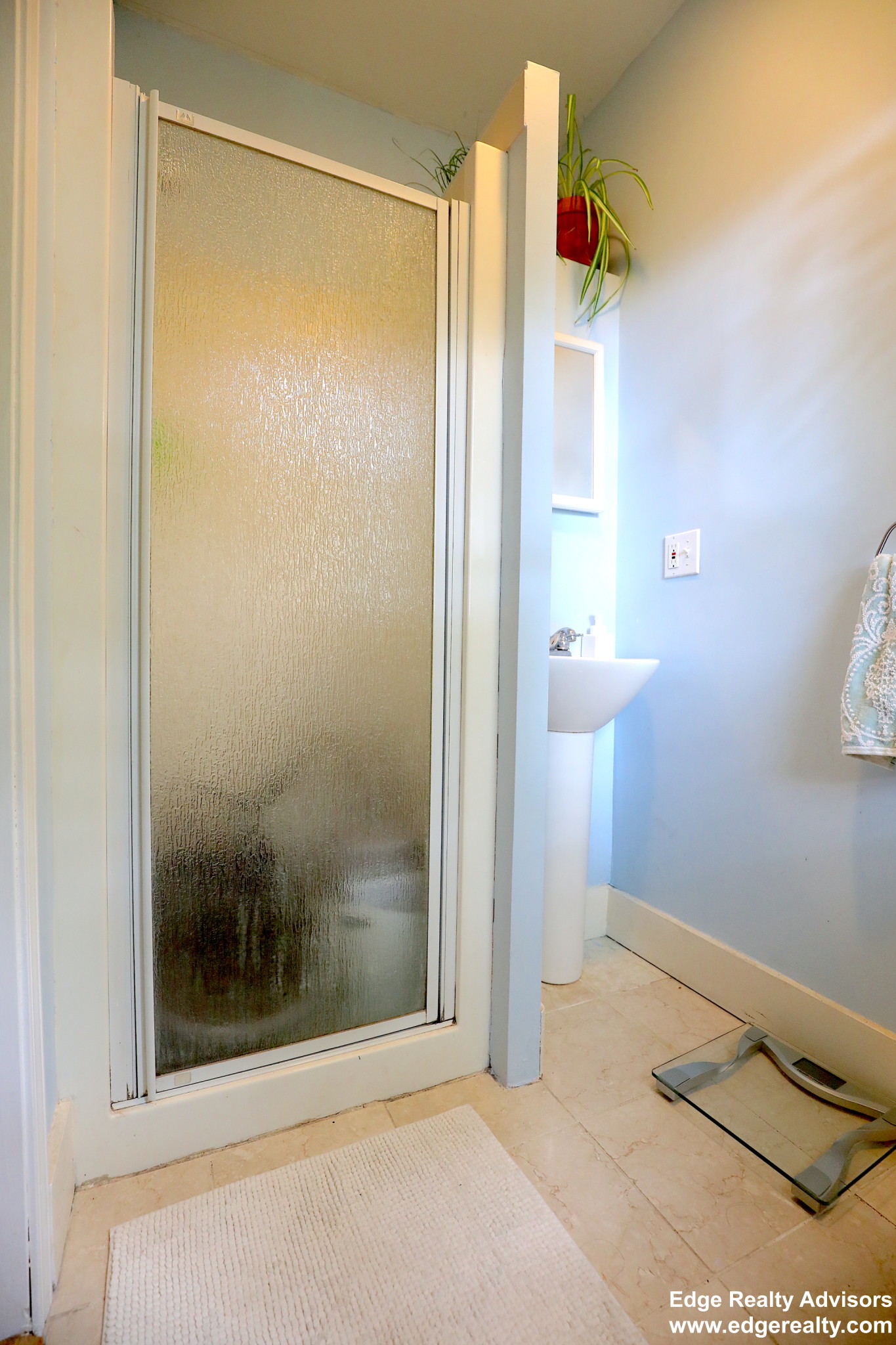 3 bed, 2 bath apartment for rent at 141 Nottinghill Rd Unit 1, Brighton — photo 12 of 15