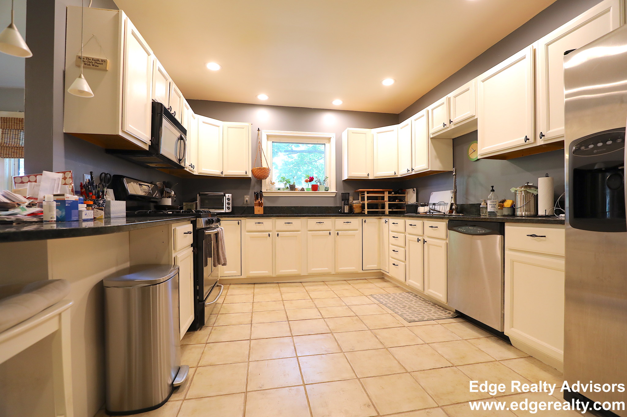 3 bed, 2 bath apartment for rent at 141 Nottinghill Rd Unit 1, Brighton — photo 2 of 15