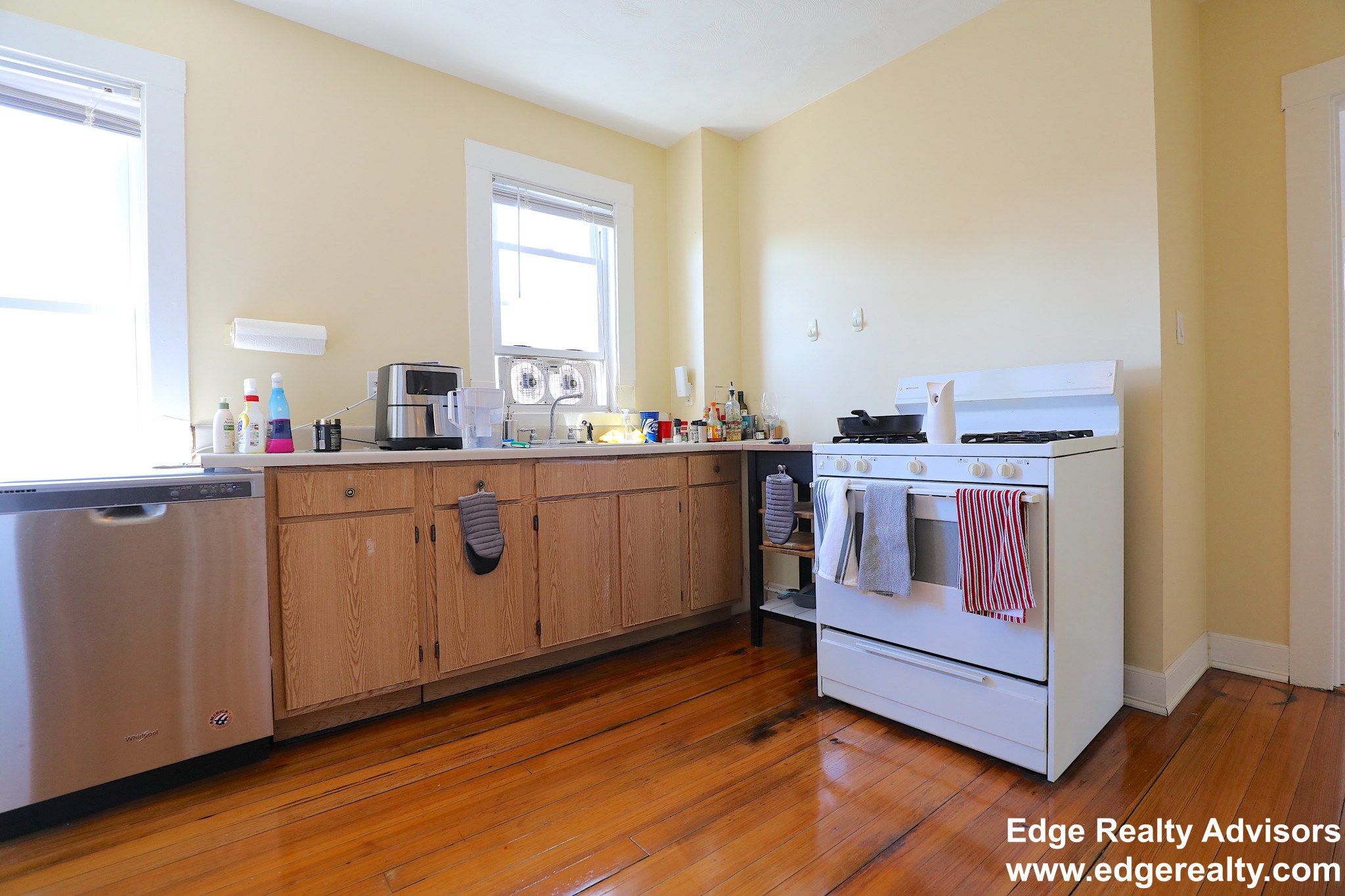 2 bed, 1 bath apartment for rent at 69 Montfern Ave Unit 3, Brighton — photo 4 of 9