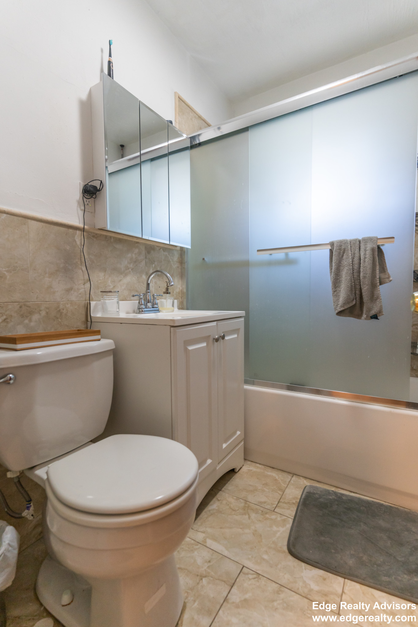 4 bed, 2 bath apartment for rent at 38 Parsons St, Brighton — photo 10 of 12