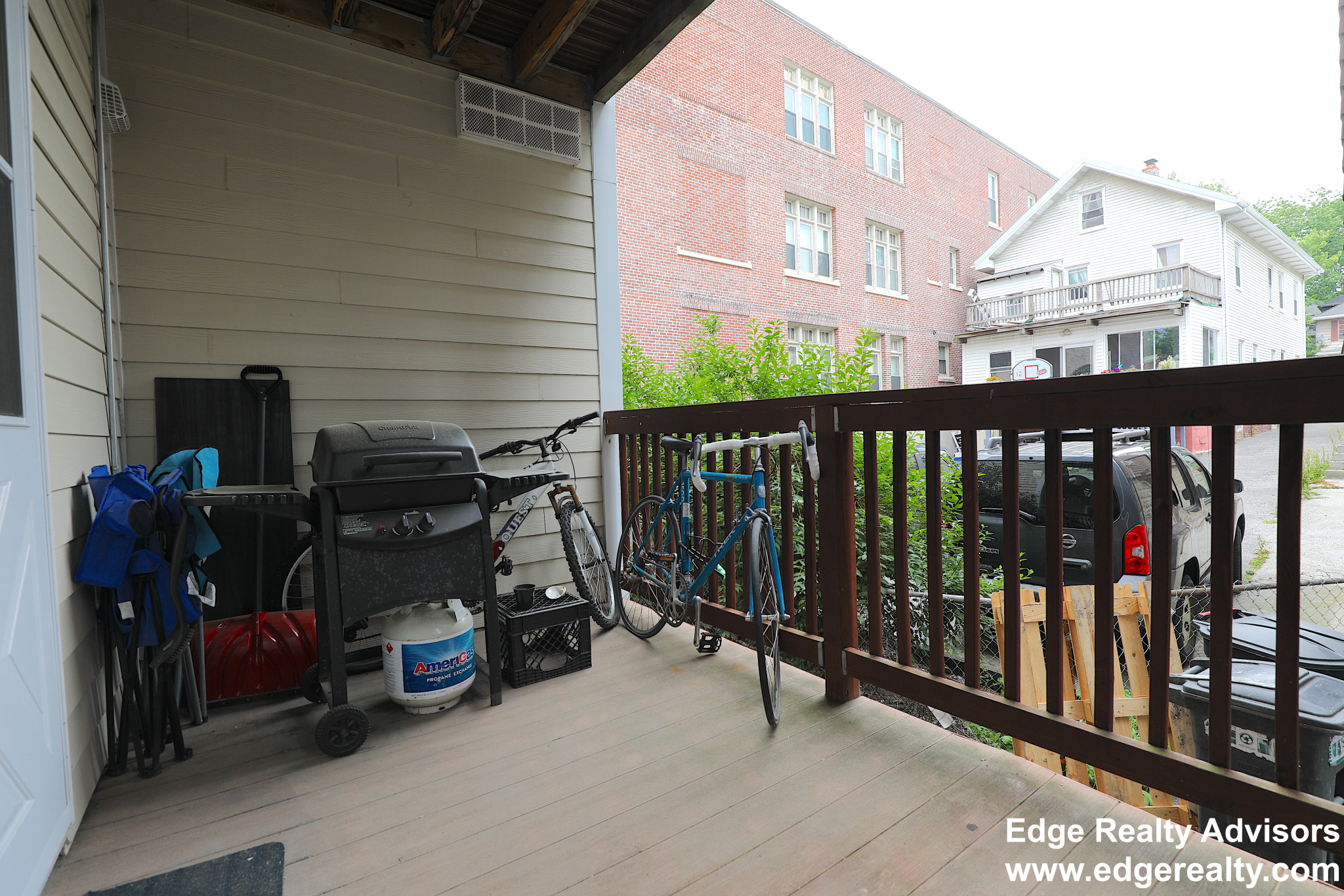 3 bed, 2 bath apartment for rent at 12 Delaware Pl Unit 1, Brighton — photo 5 of 11