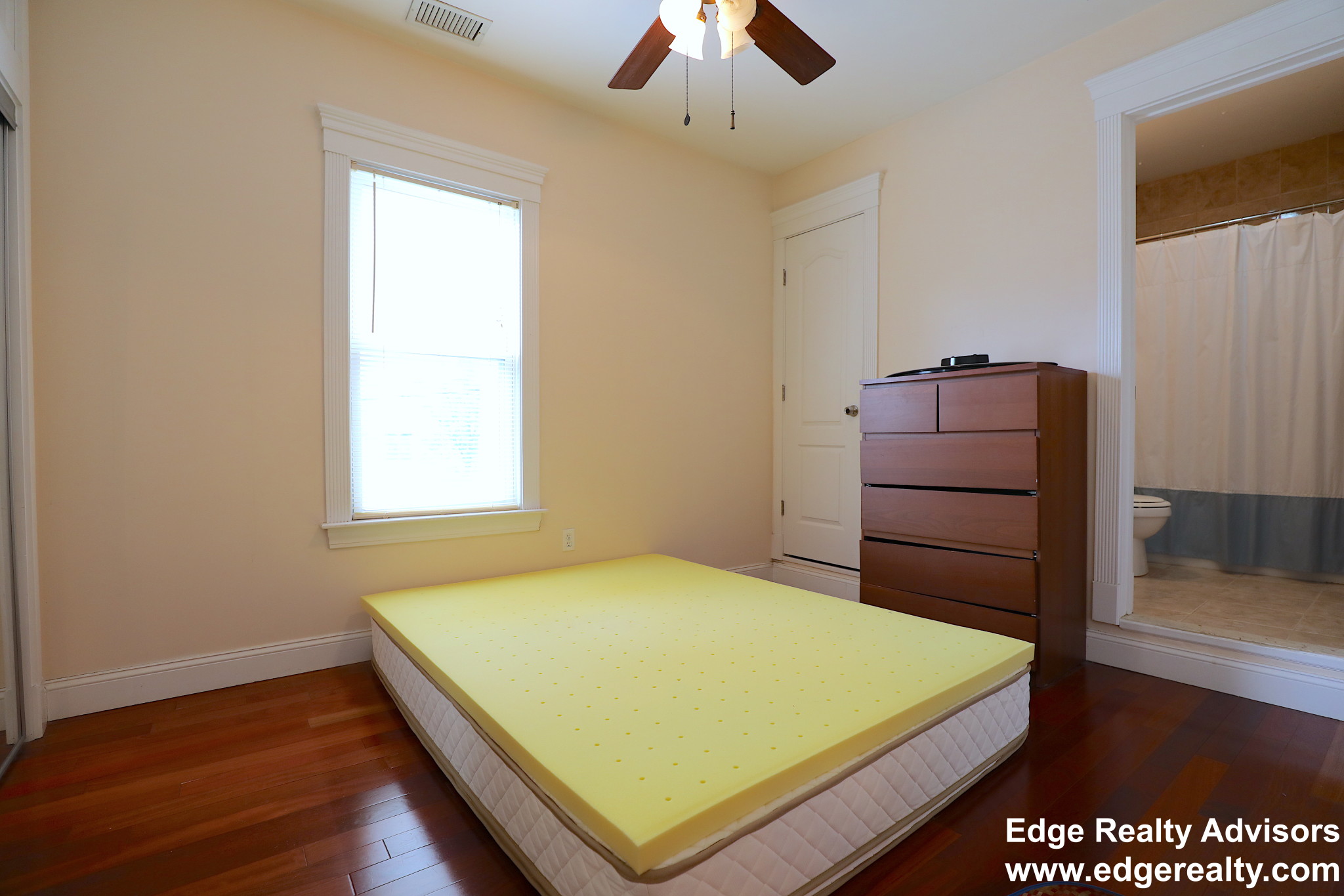 3 bed, 2 bath apartment for rent at 12 Delaware Pl Unit 1, Brighton — photo 11 of 11