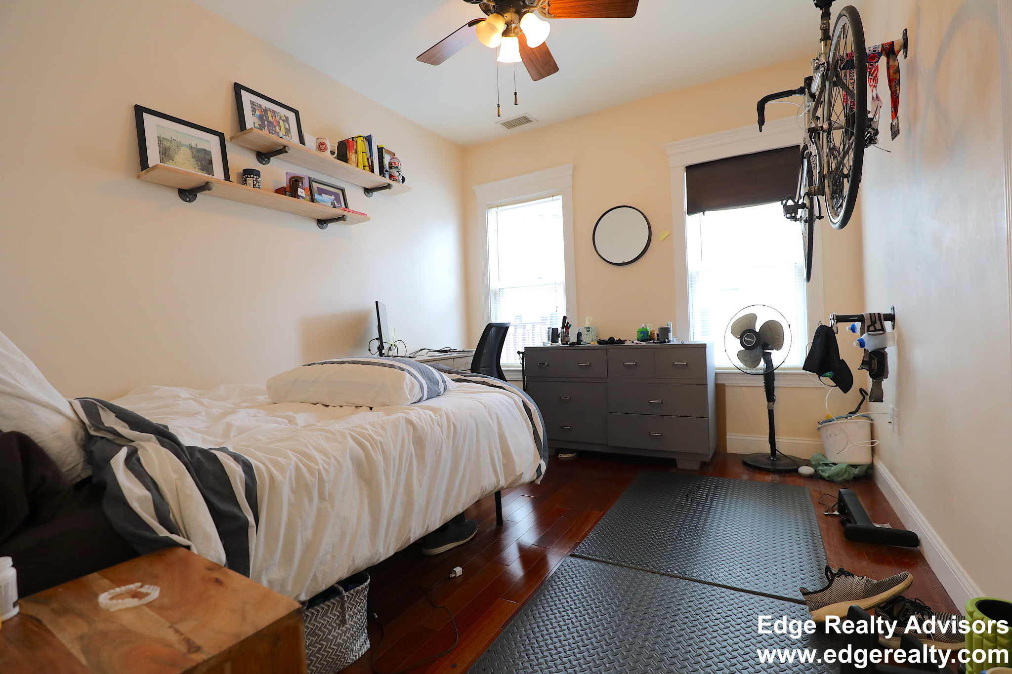 3 bed, 2 bath apartment for rent at 12 Delaware Pl Unit 1, Brighton — photo 9 of 11