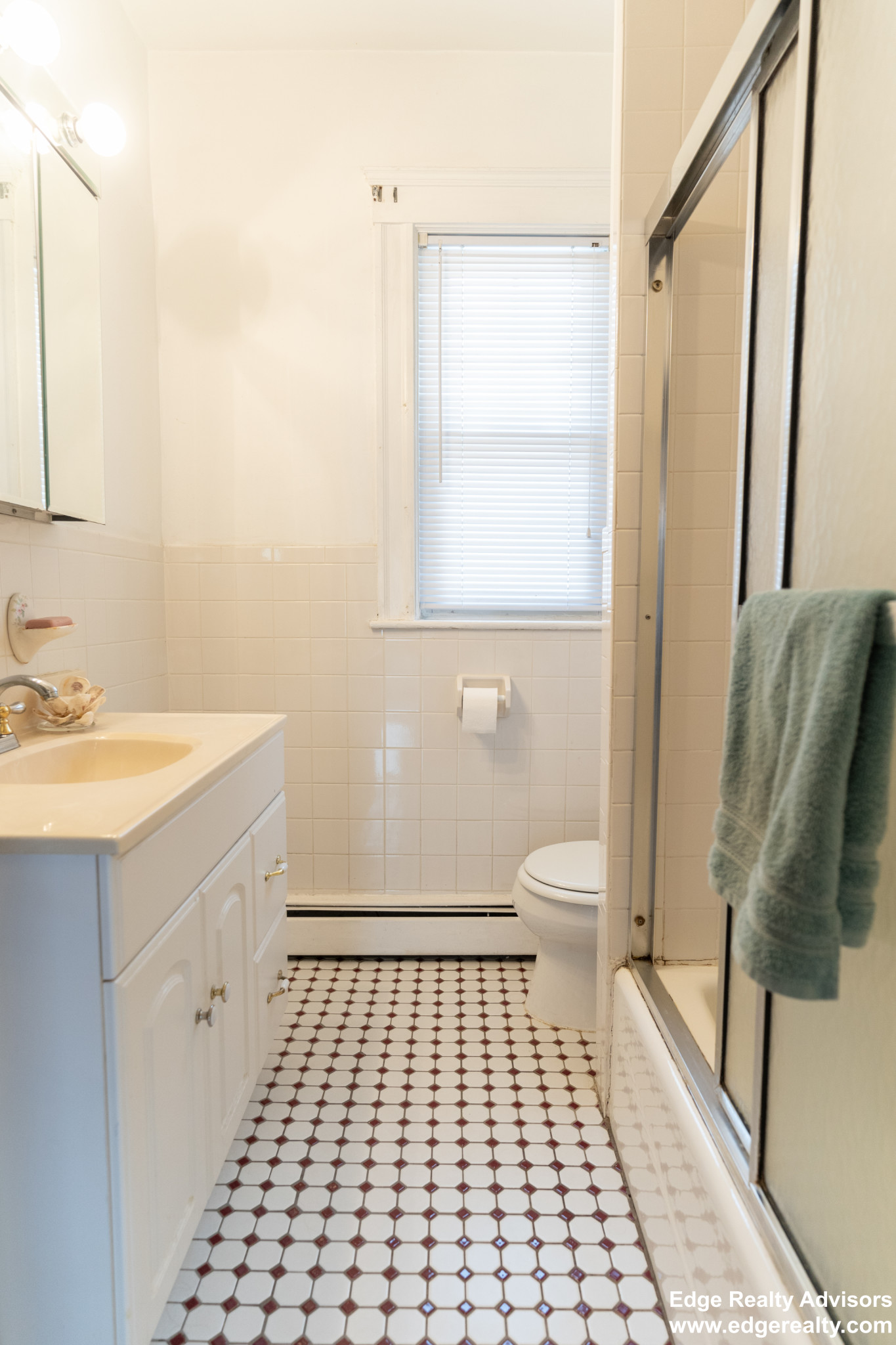3 bed, 2 bath apartment for rent at 83 Claymoss Rd Unit 2, Brighton — photo 11 of 14