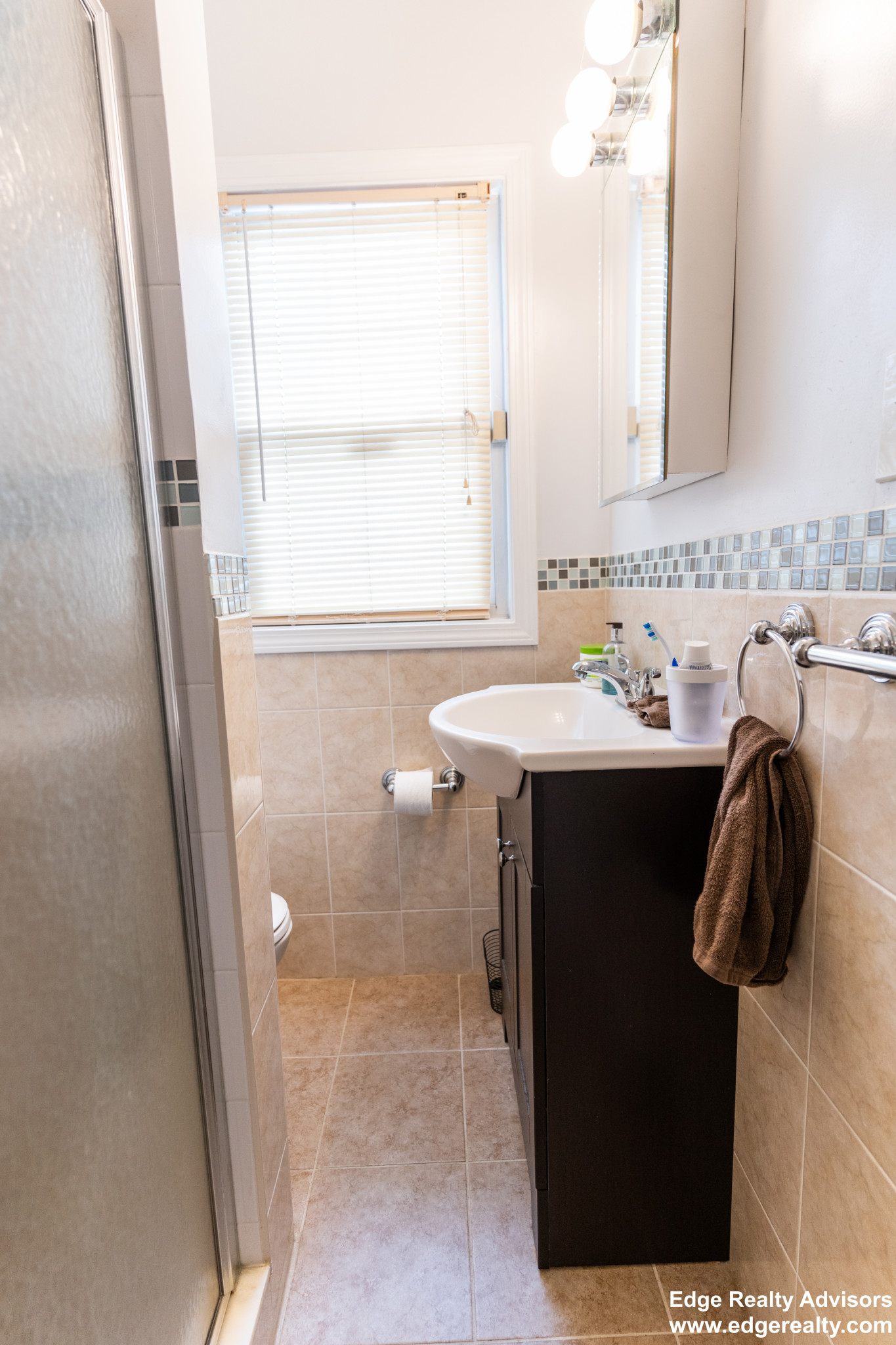 3 bed, 2 bath apartment for rent at 83 Claymoss Rd Unit 2, Brighton — photo 12 of 14