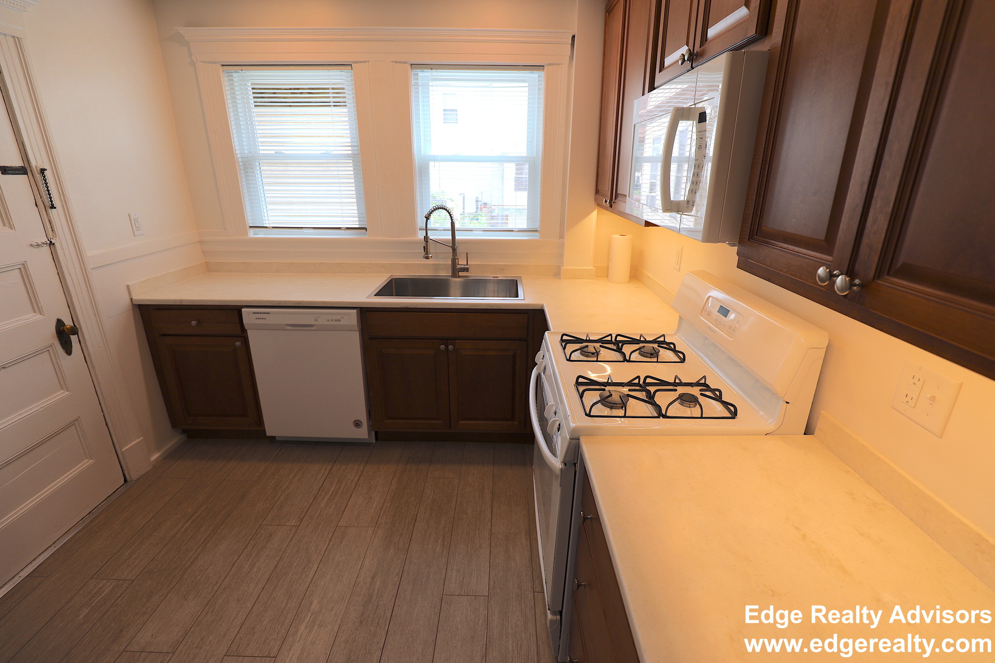 69 Oak Square Ave, Brighton