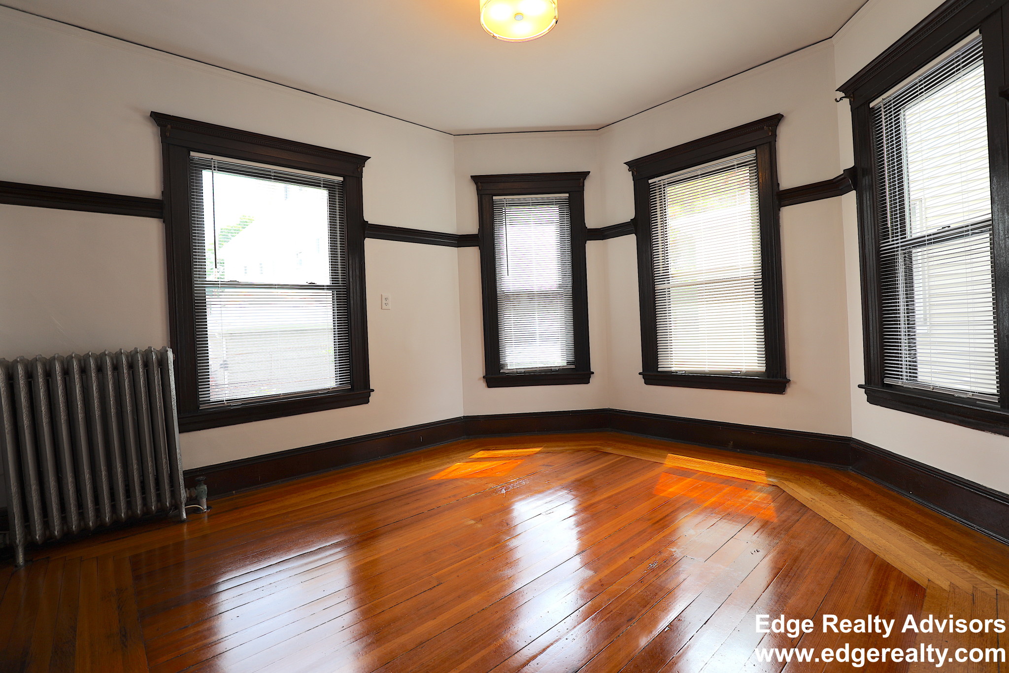 69 Oak Square Ave, Brighton