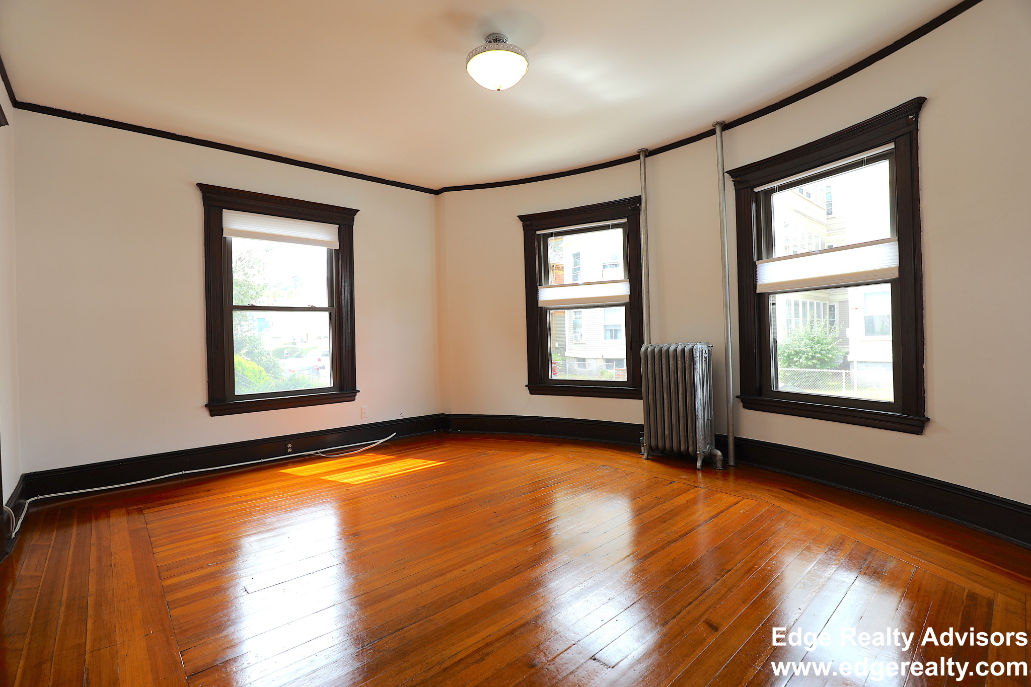 69 Oak Square Ave, Brighton