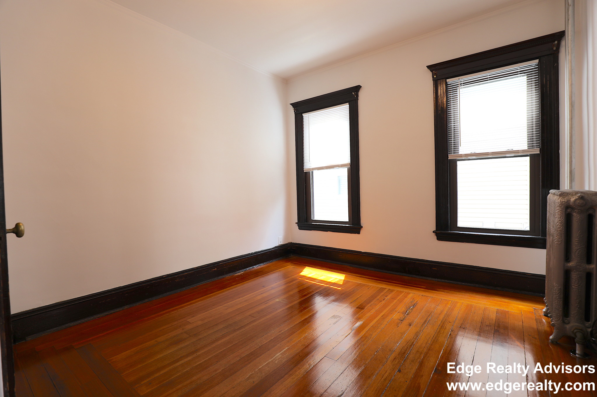 69 Oak Square Ave, Brighton