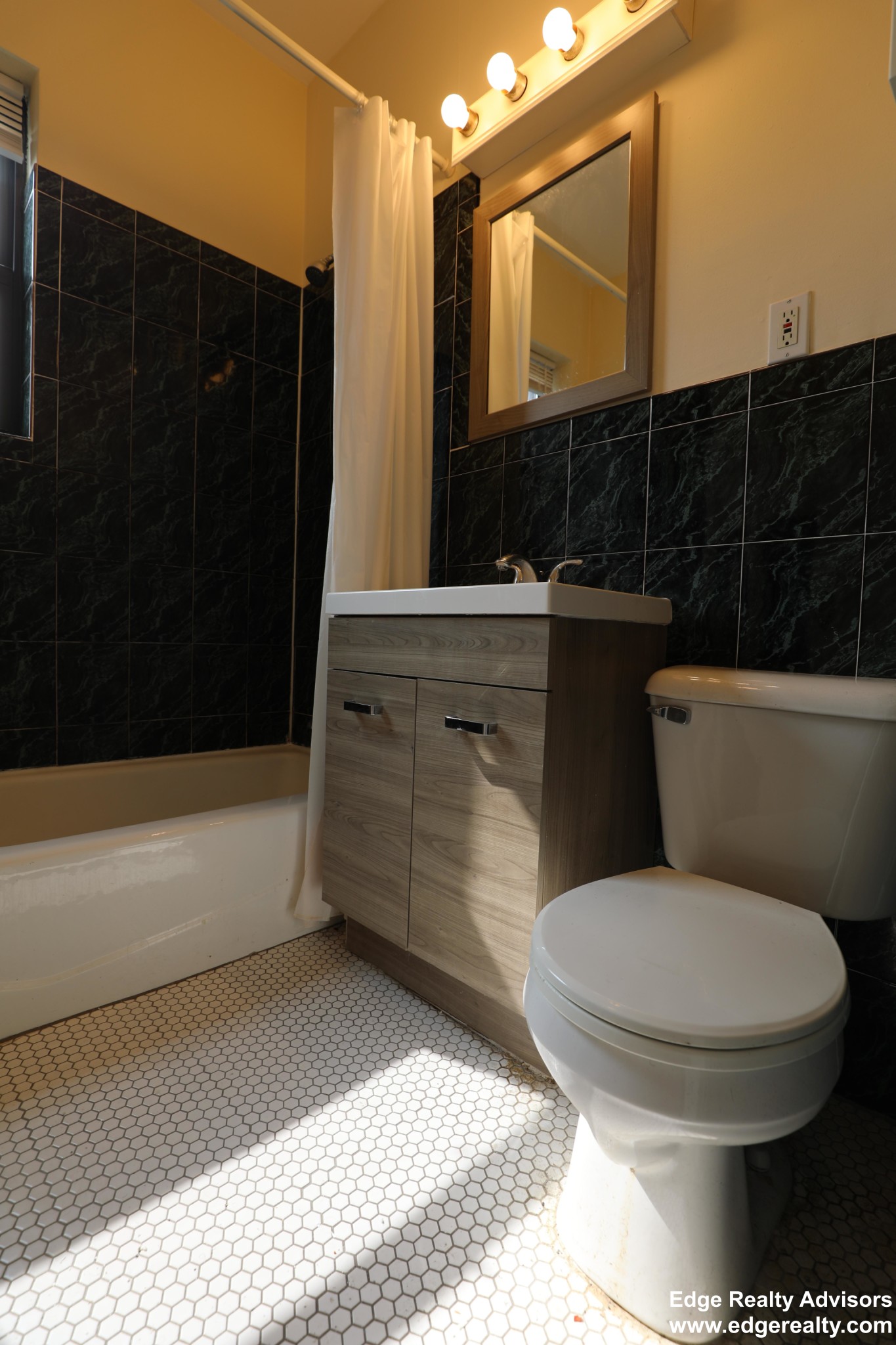 21 Park Vale Ave, Allston