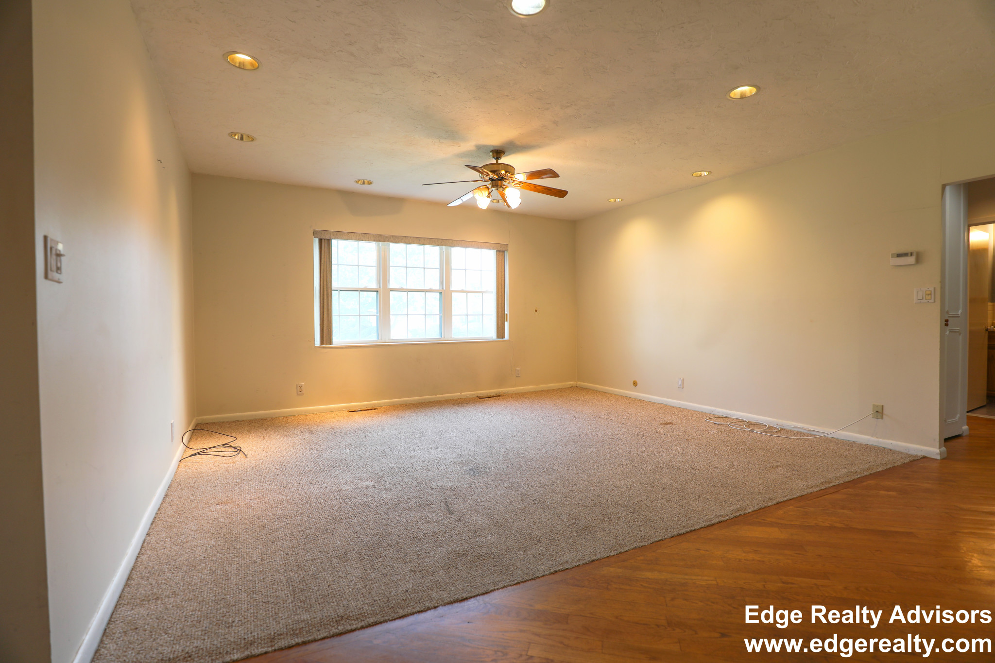 3 bed, 2 bath apartment for rent at 154 Lake Shore Rd Unit 1, Brighton — photo 3 of 8