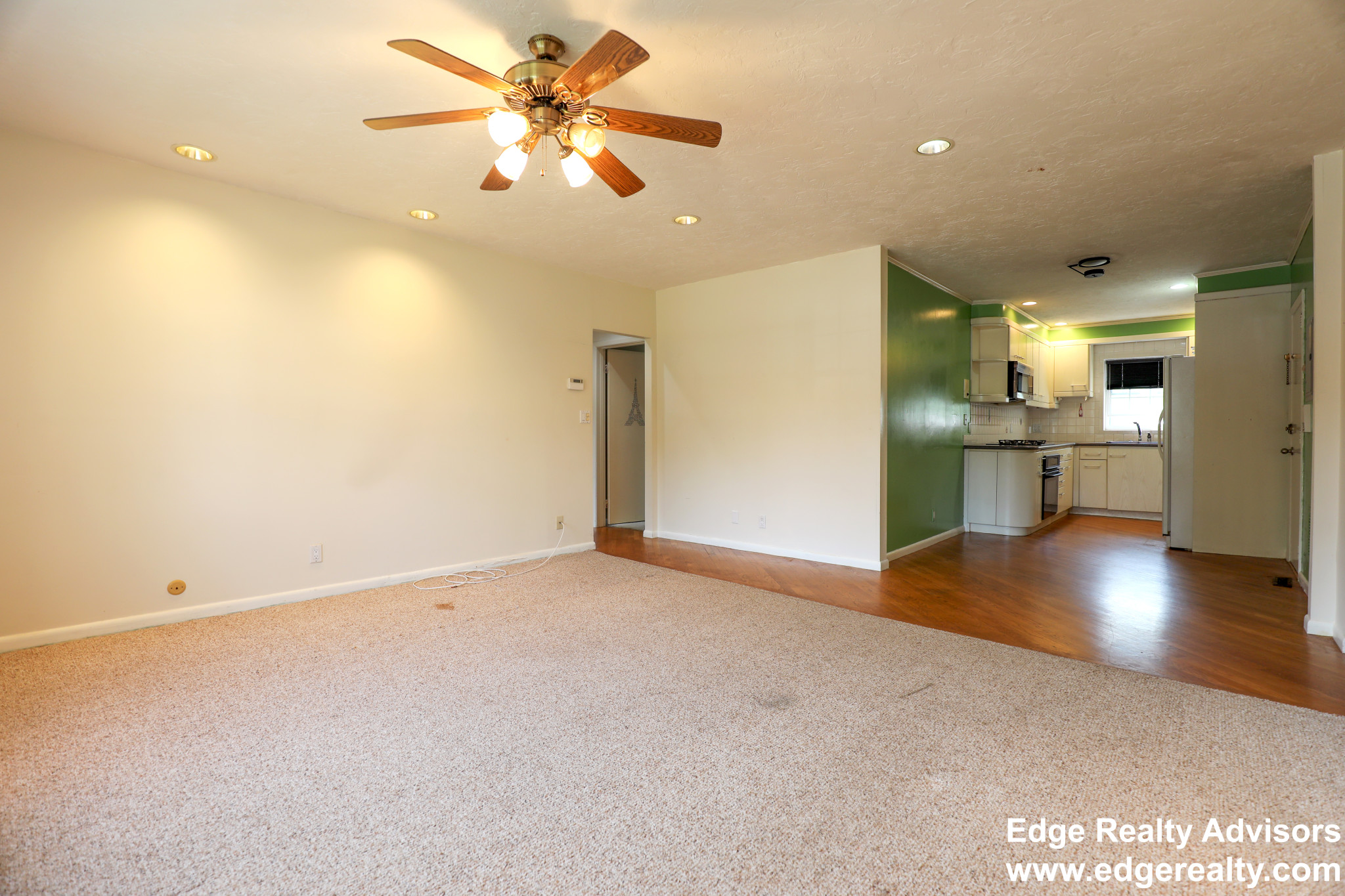 3 bed, 2 bath apartment for rent at 154 Lake Shore Rd Unit 1, Brighton — photo 1 of 8