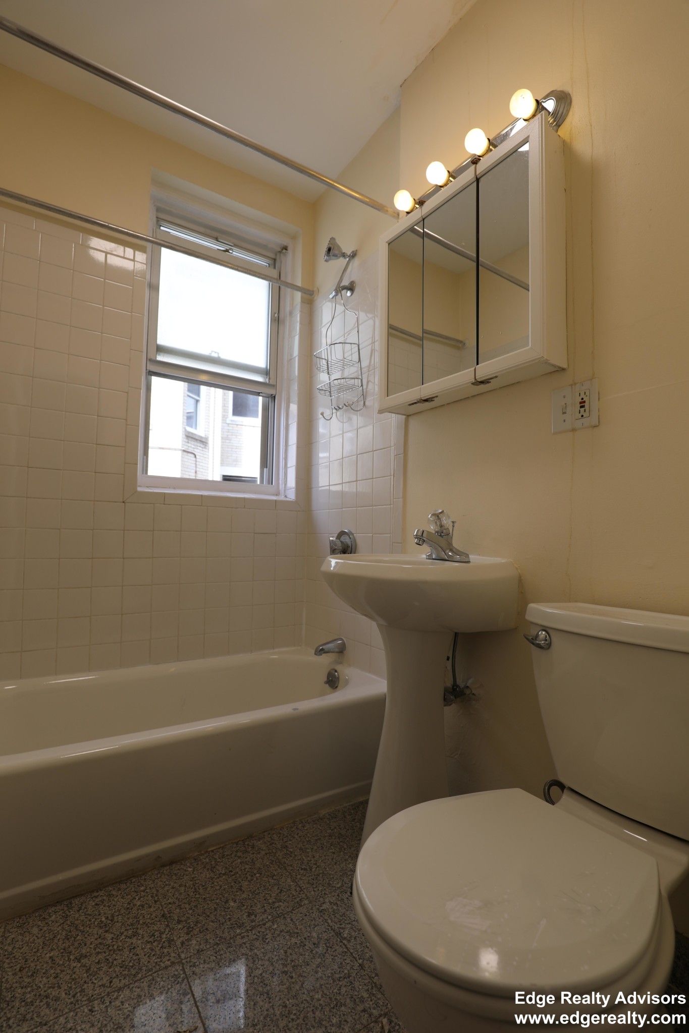2 bed, 2 bath apartment for rent at 109 Strathmore Rd Unit 3, Brighton — photo 7 of 8