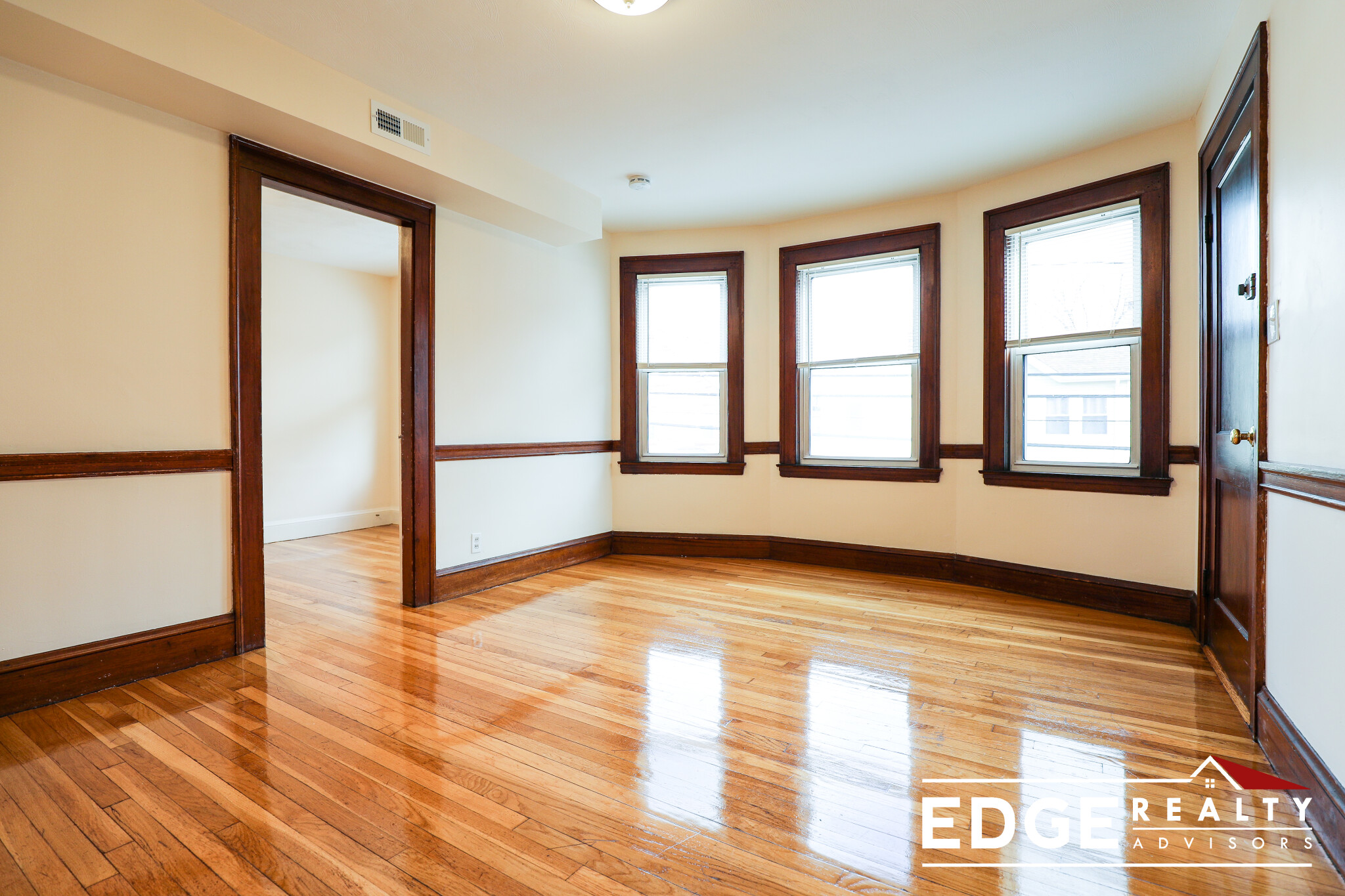 3 bed, 1 bath apartment for rent at 50 Brock St Unit 2, Brighton — photo 4 of 13
