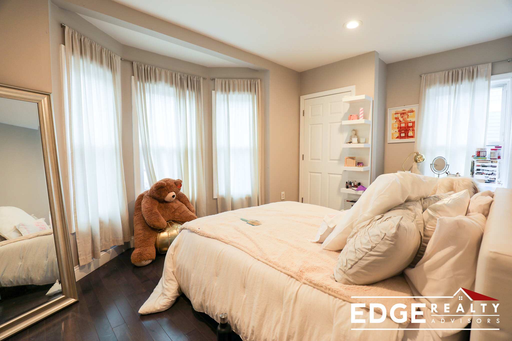 77 Linden St, Allston