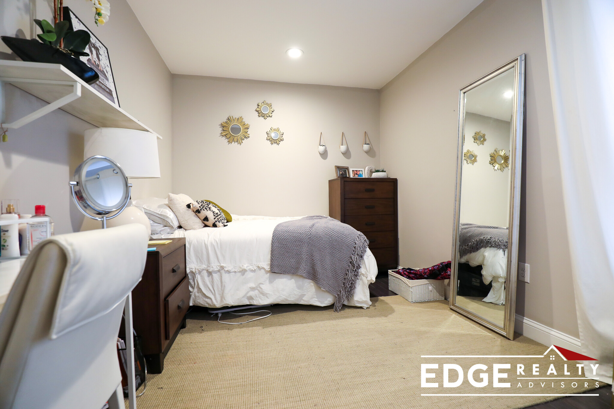 77 Linden St, Allston