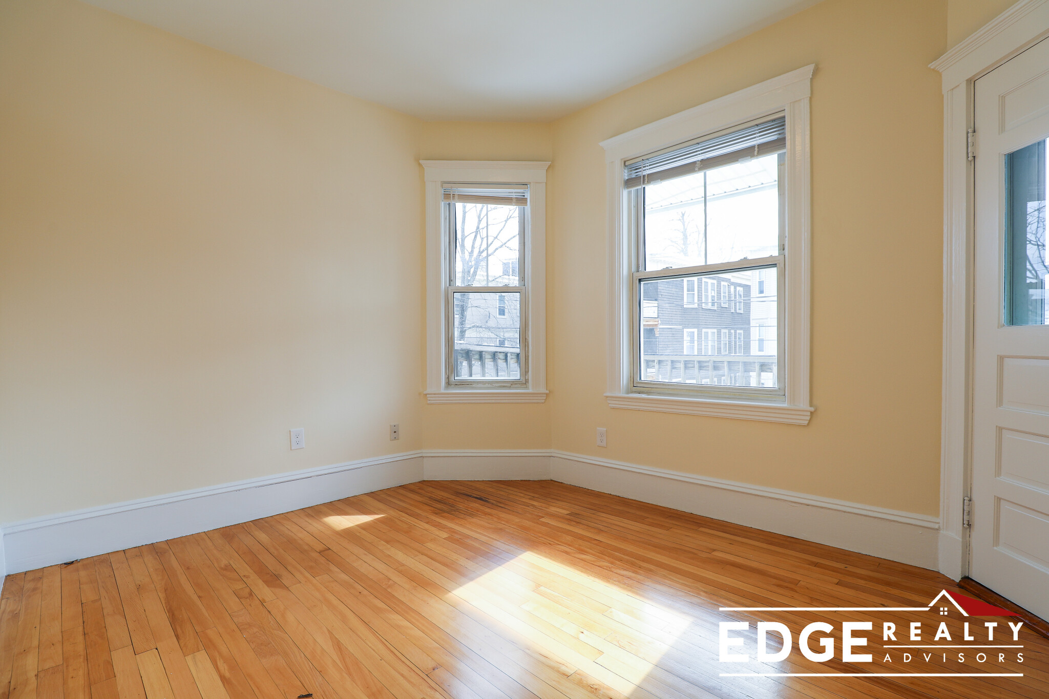 331 Faneuil St, Oak Square