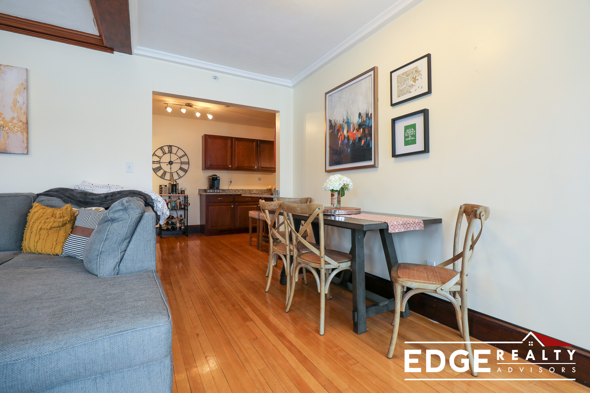 3 bed, 4+ bath apartment for rent at 39 Henshaw St Unit 1, Brighton — photo 2 of 16