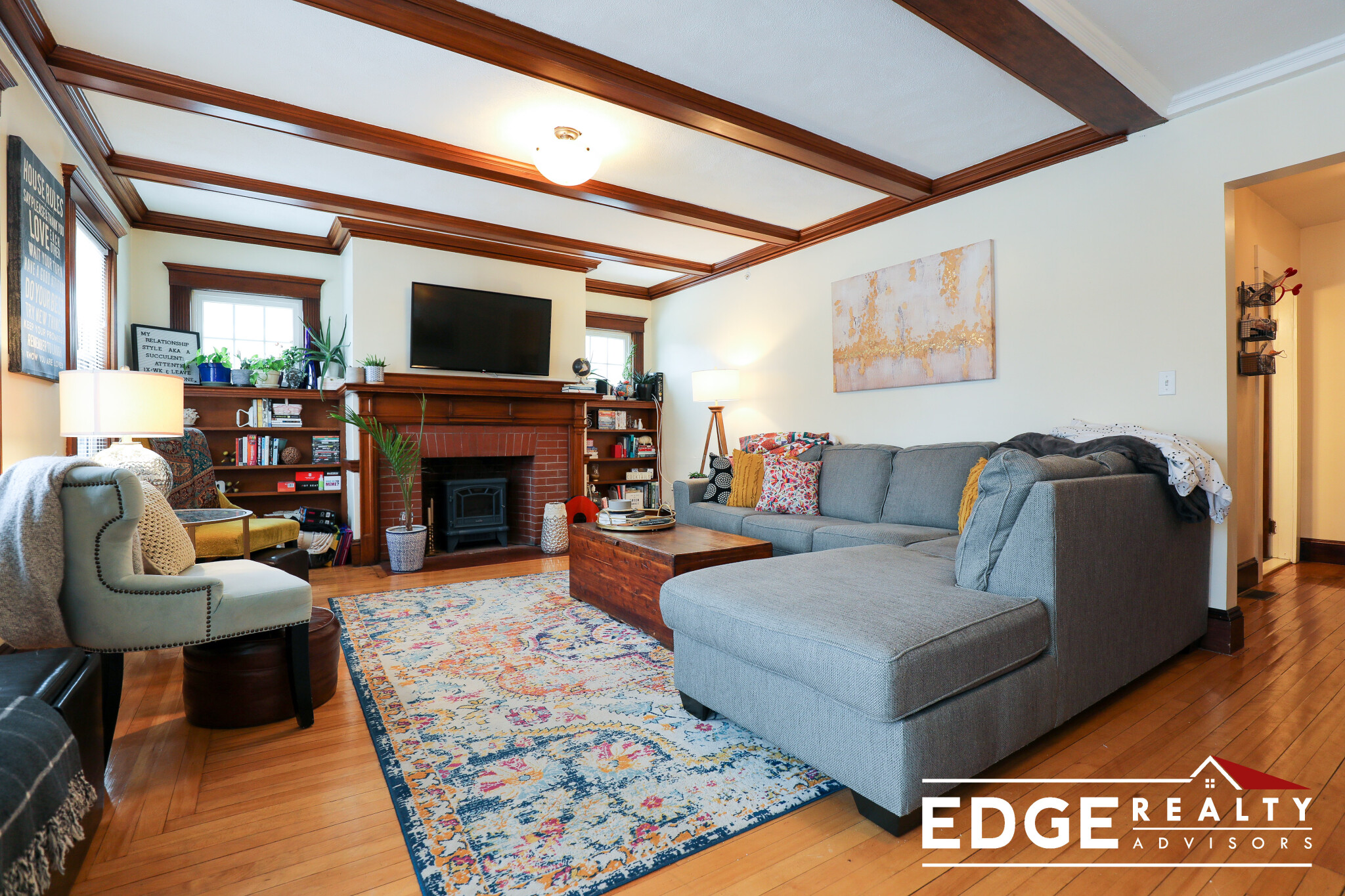 3 bed, 4+ bath apartment for rent at 39 Henshaw St Unit 1, Brighton — photo 1 of 16