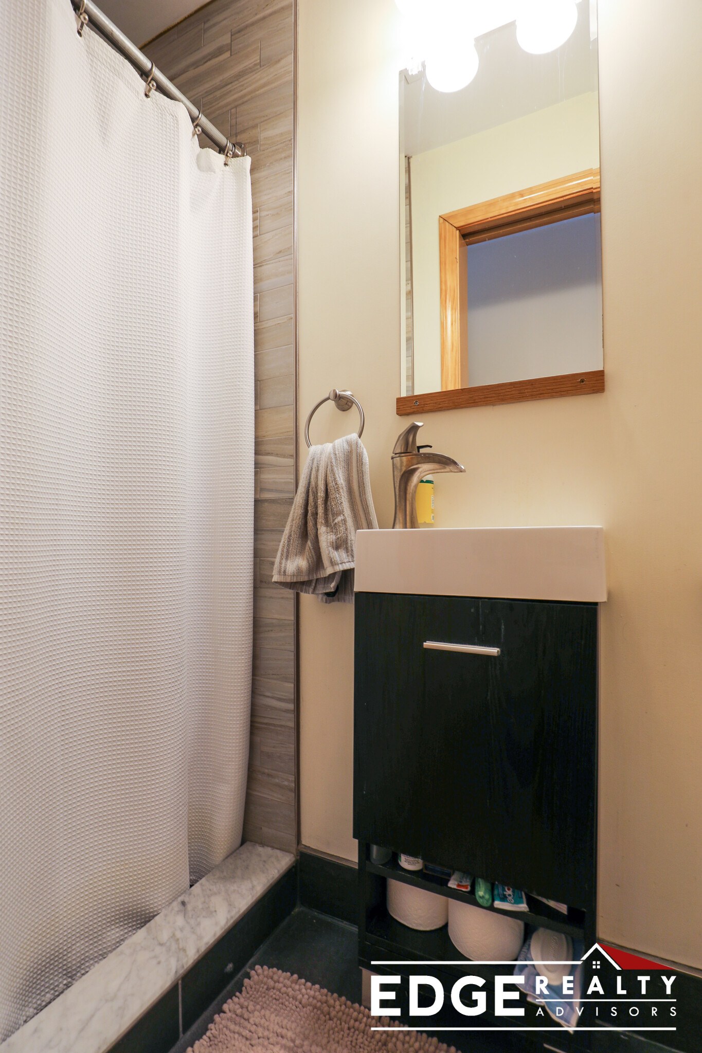 3 bed, 4+ bath apartment for rent at 39 Henshaw St Unit 1, Brighton — photo 12 of 16