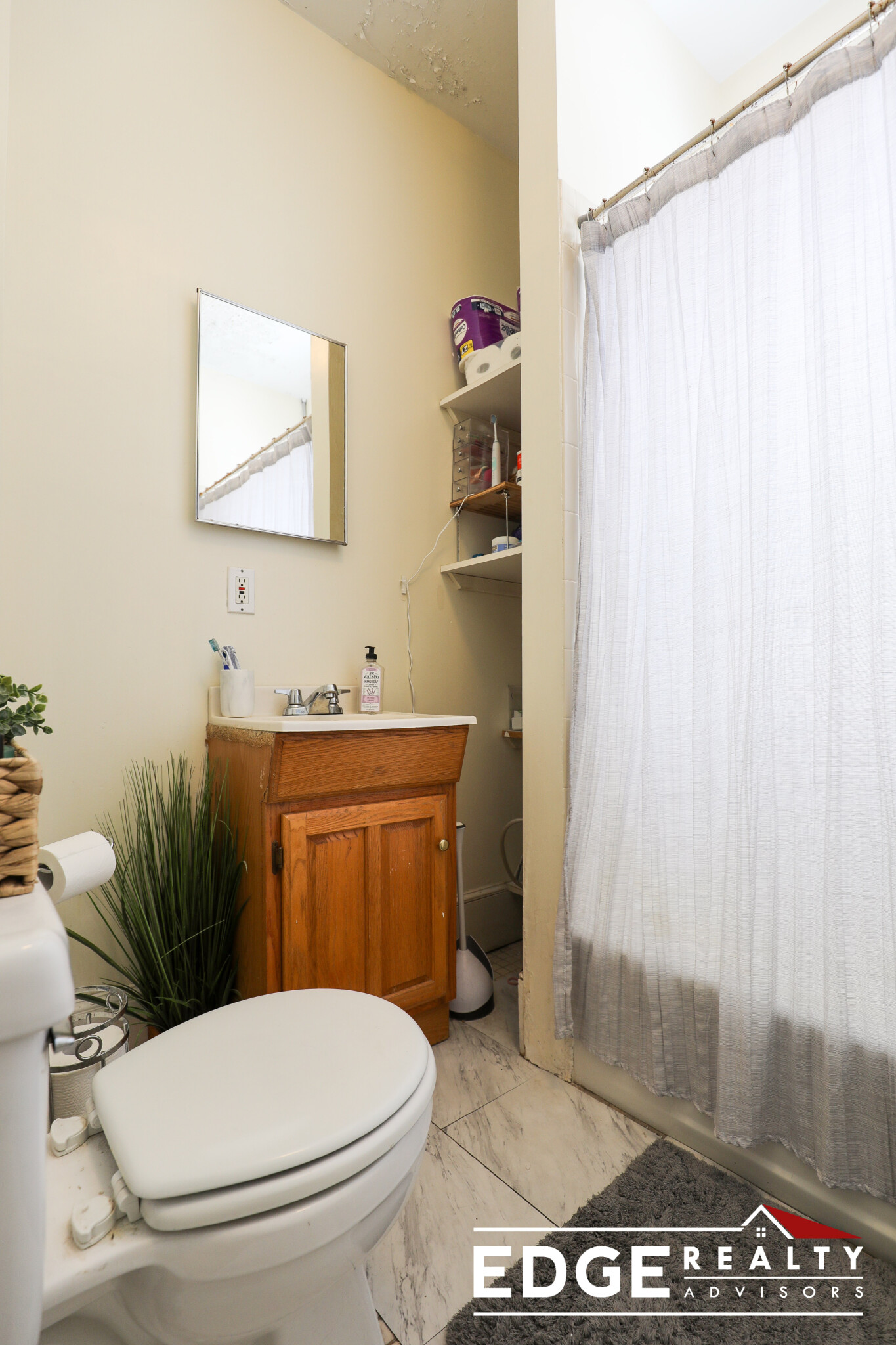 4 bed, 2 bath apartment for rent at 8 Woodmont St, Brighton — photo 5 of 14