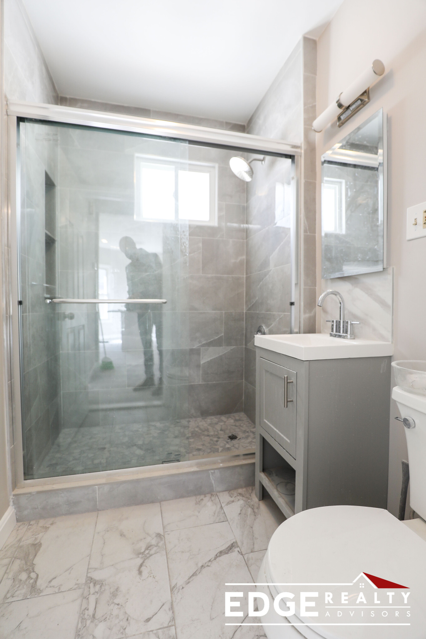 5 bed, 3 bath apartment for rent at 44 Long Ave Unit 2, Allston — photo 8 of 11