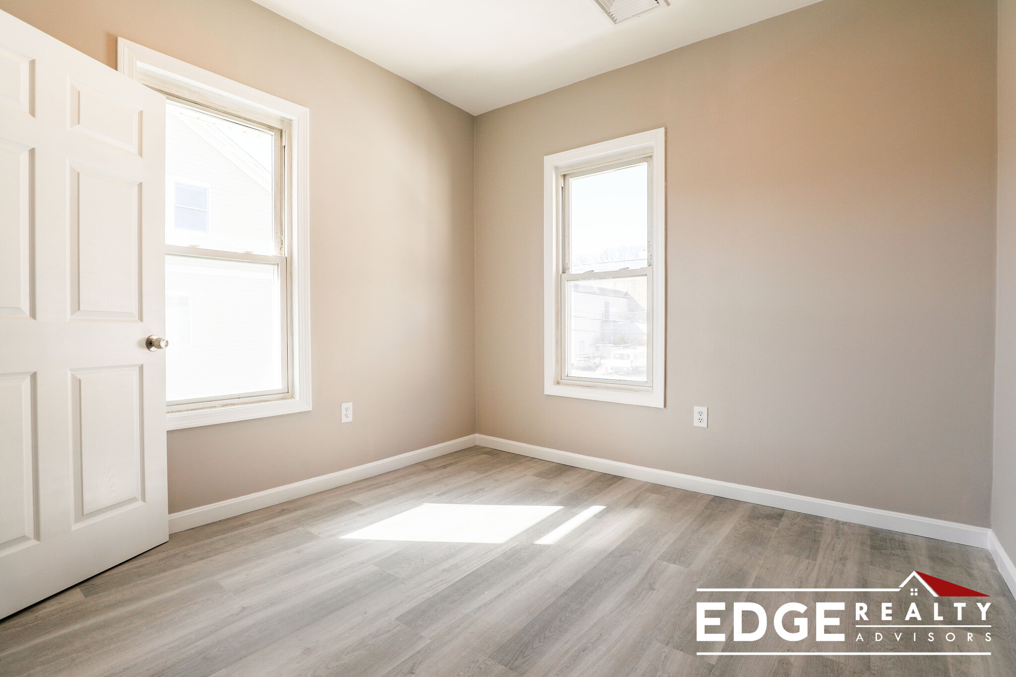 5 bed, 3 bath apartment for rent at 44 Long Ave Unit 2, Allston — photo 9 of 11