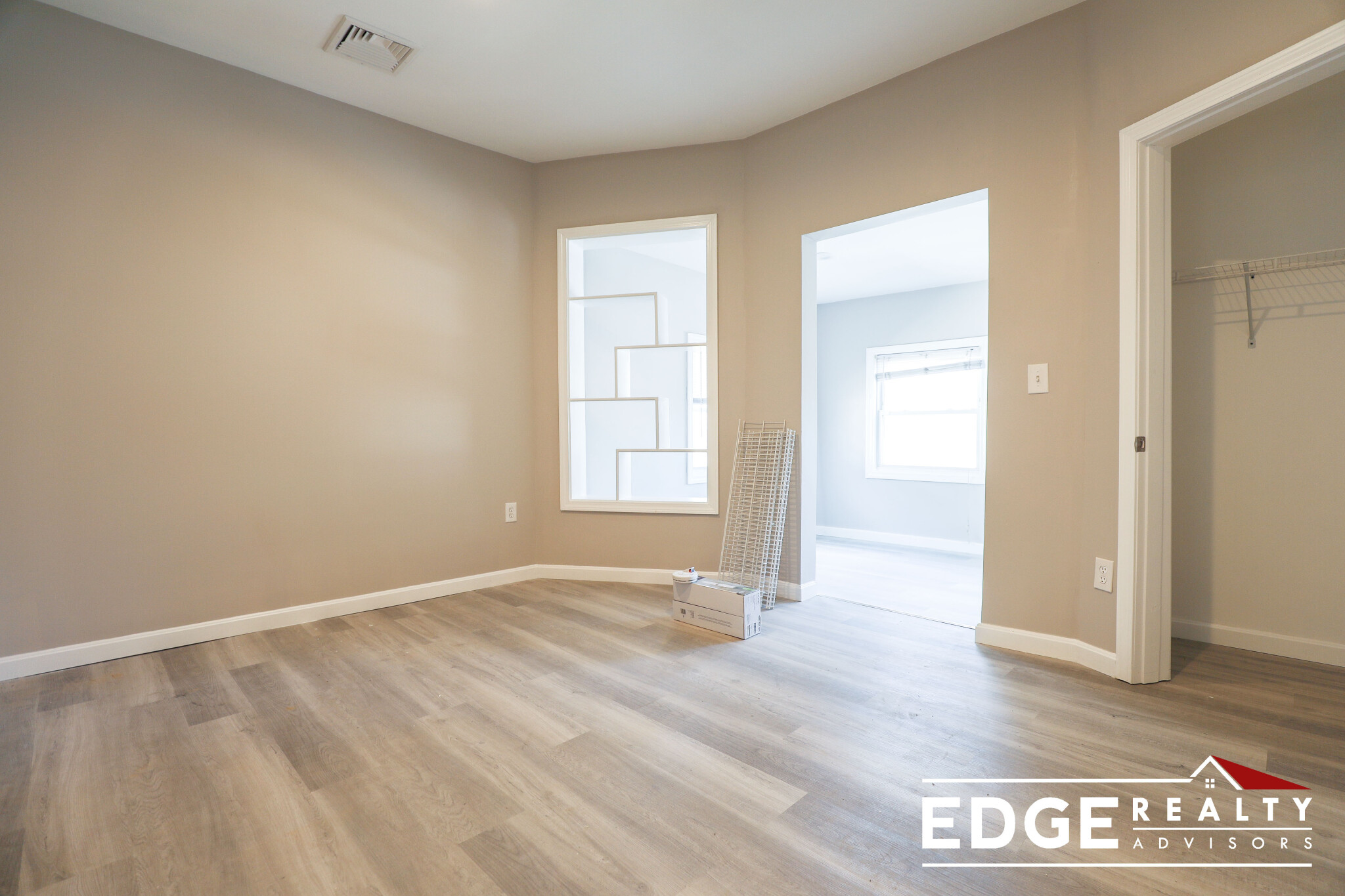 5 bed, 3 bath apartment for rent at 44 Long Ave Unit 2, Allston — photo 3 of 11