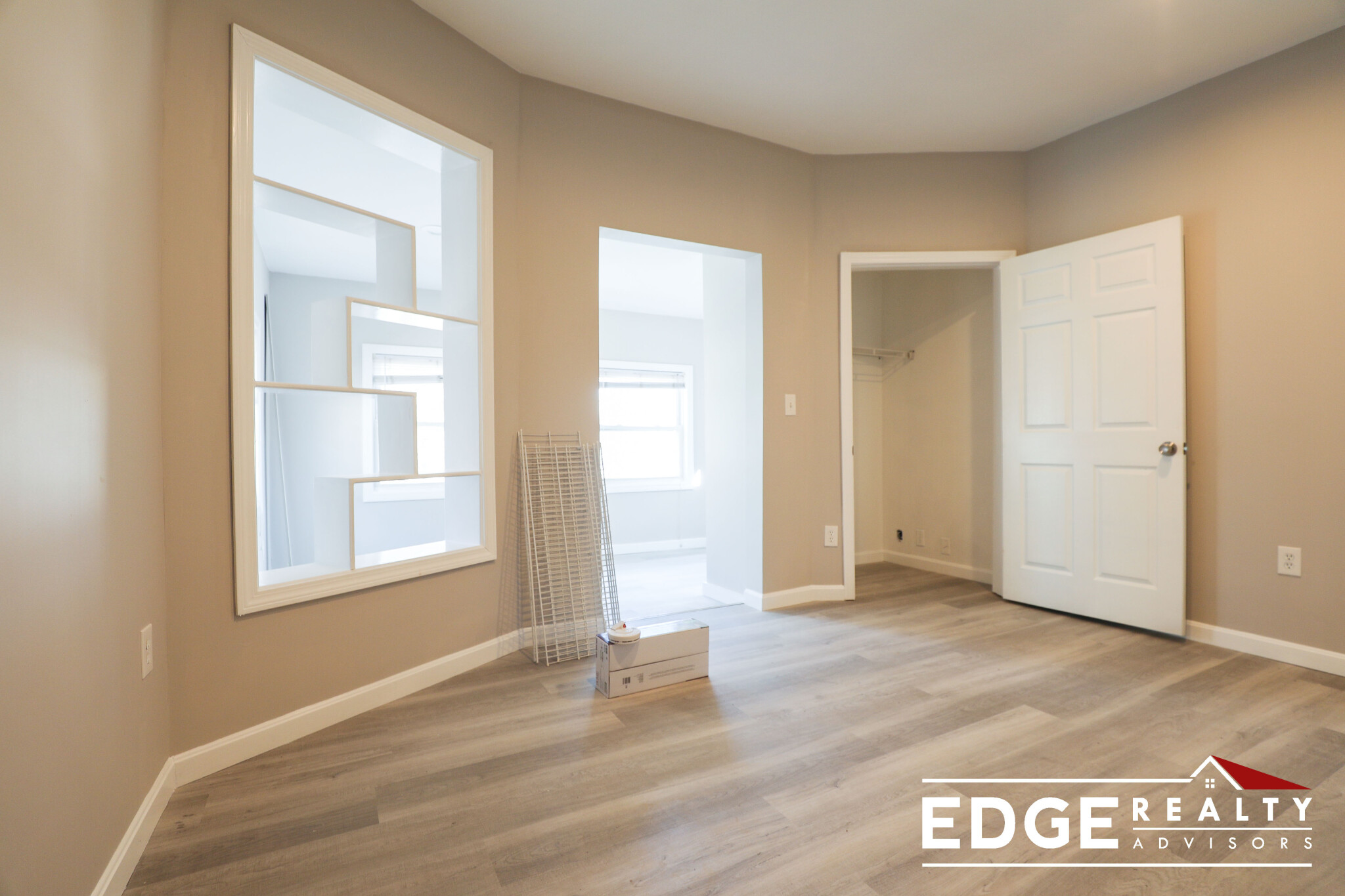 5 bed, 3 bath apartment for rent at 44 Long Ave Unit 2, Allston — photo 4 of 11