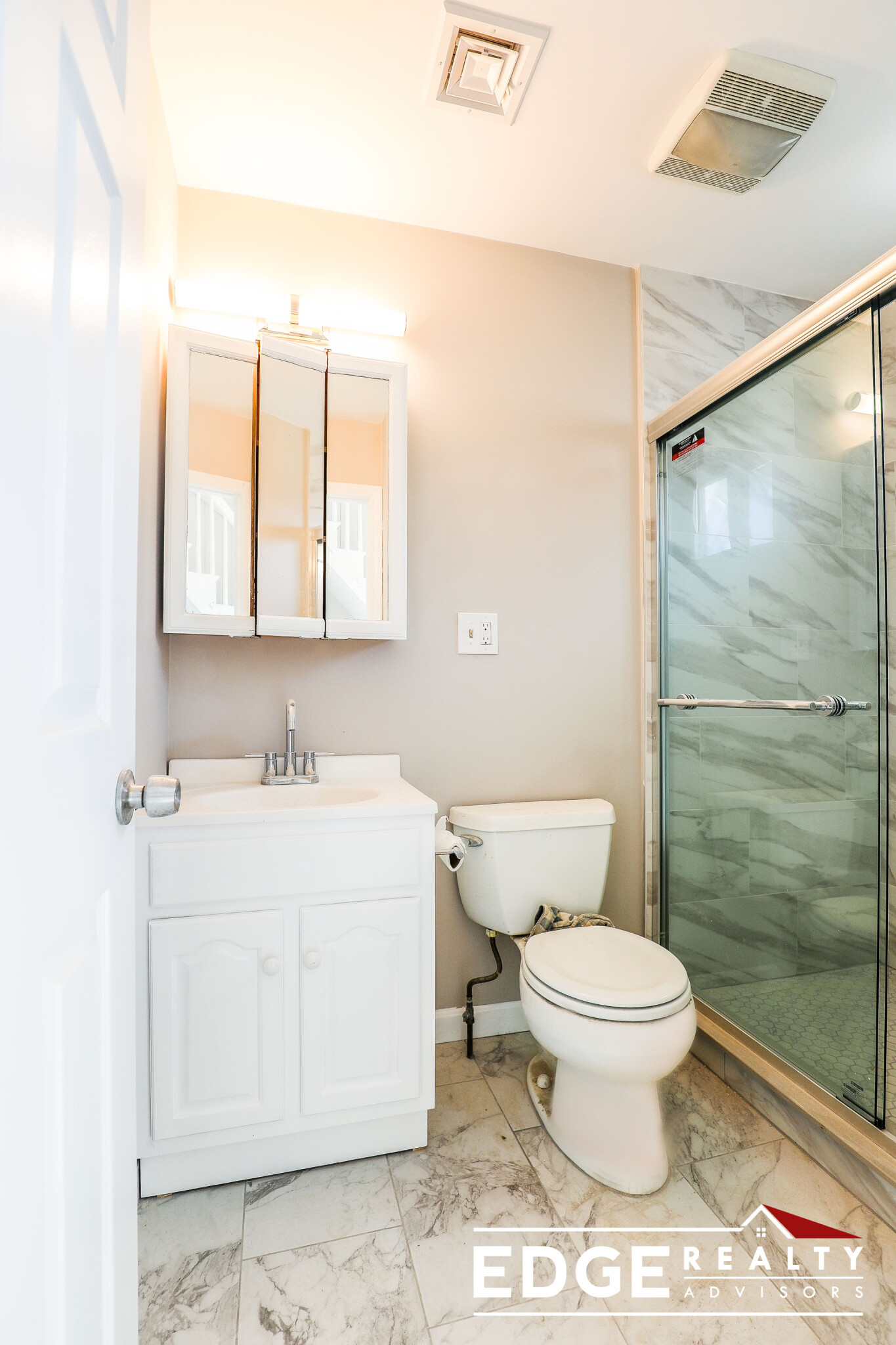 5 bed, 3 bath apartment for rent at 44 Long Ave Unit 2, Allston — photo 5 of 11
